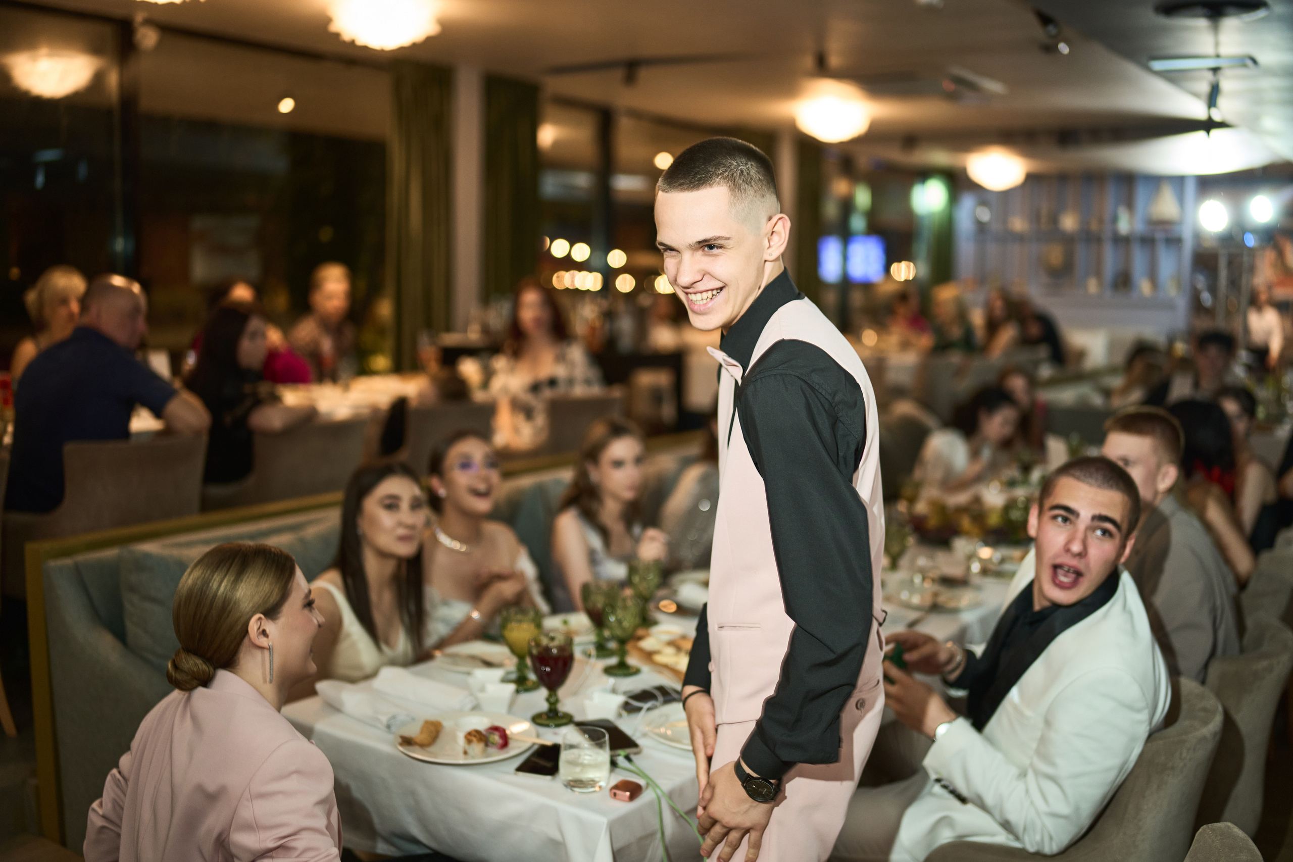 Выпускной (школа и банкет). Фотограф Олег Сотник