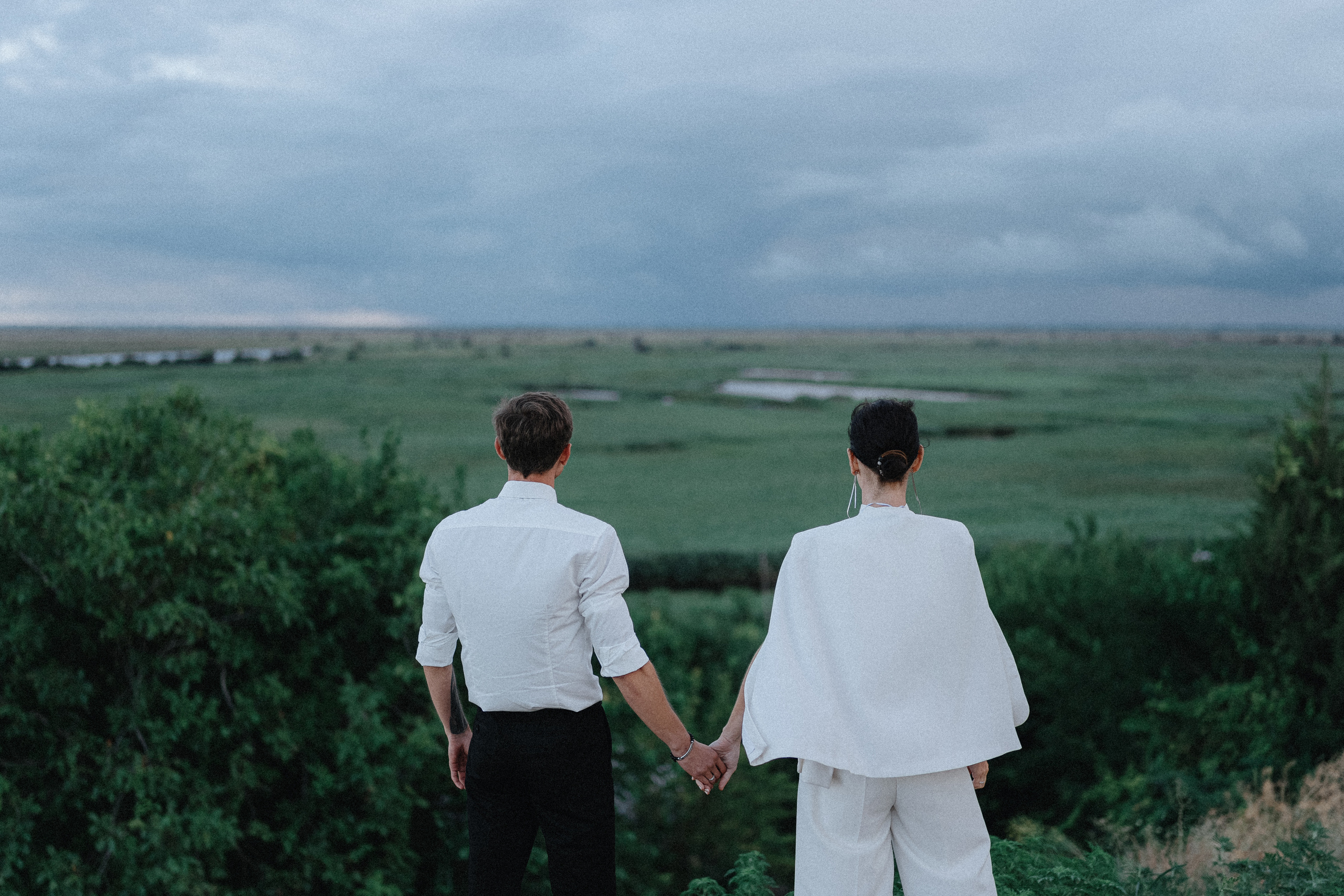 Свадебная прогулка на винодельне. Фотограф Олег Сотник