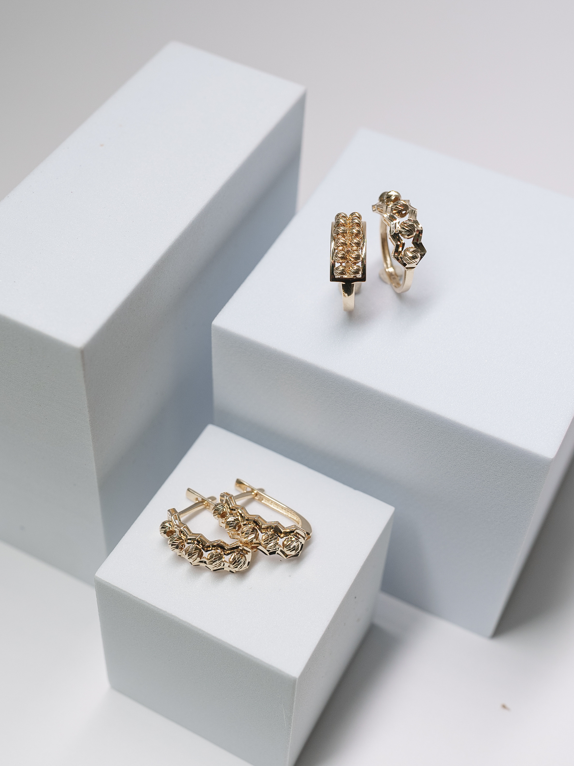 Предметная съемка ювелирных изделий для «Roberto bravo». Фотограф Олег Сотник