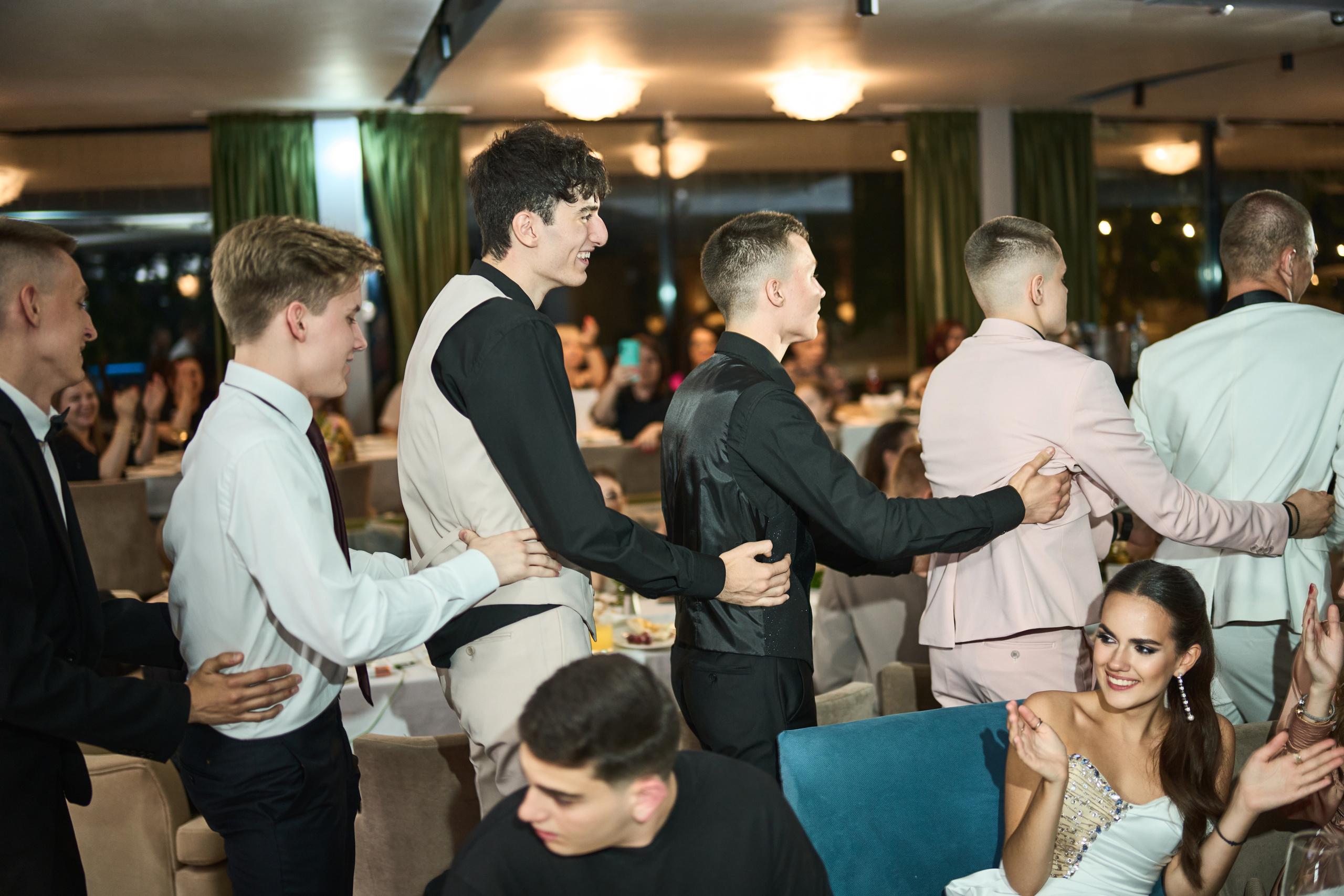 Выпускной (школа и банкет). Фотограф Олег Сотник