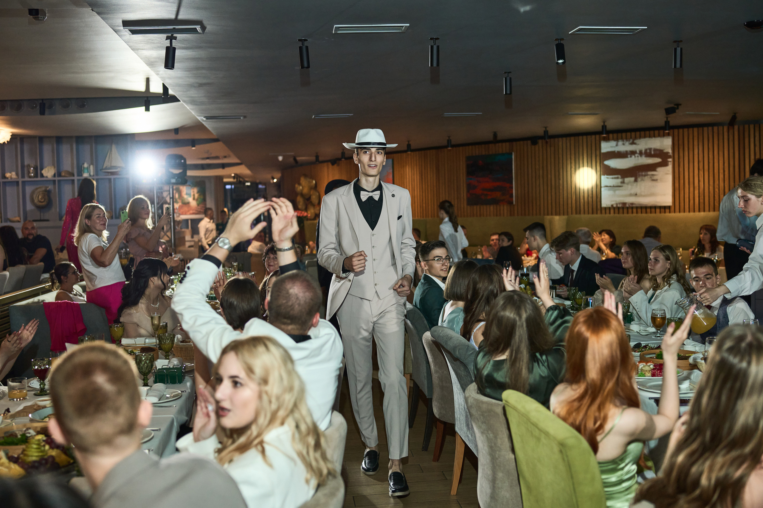 Выпускной (школа и банкет). Фотограф Олег Сотник