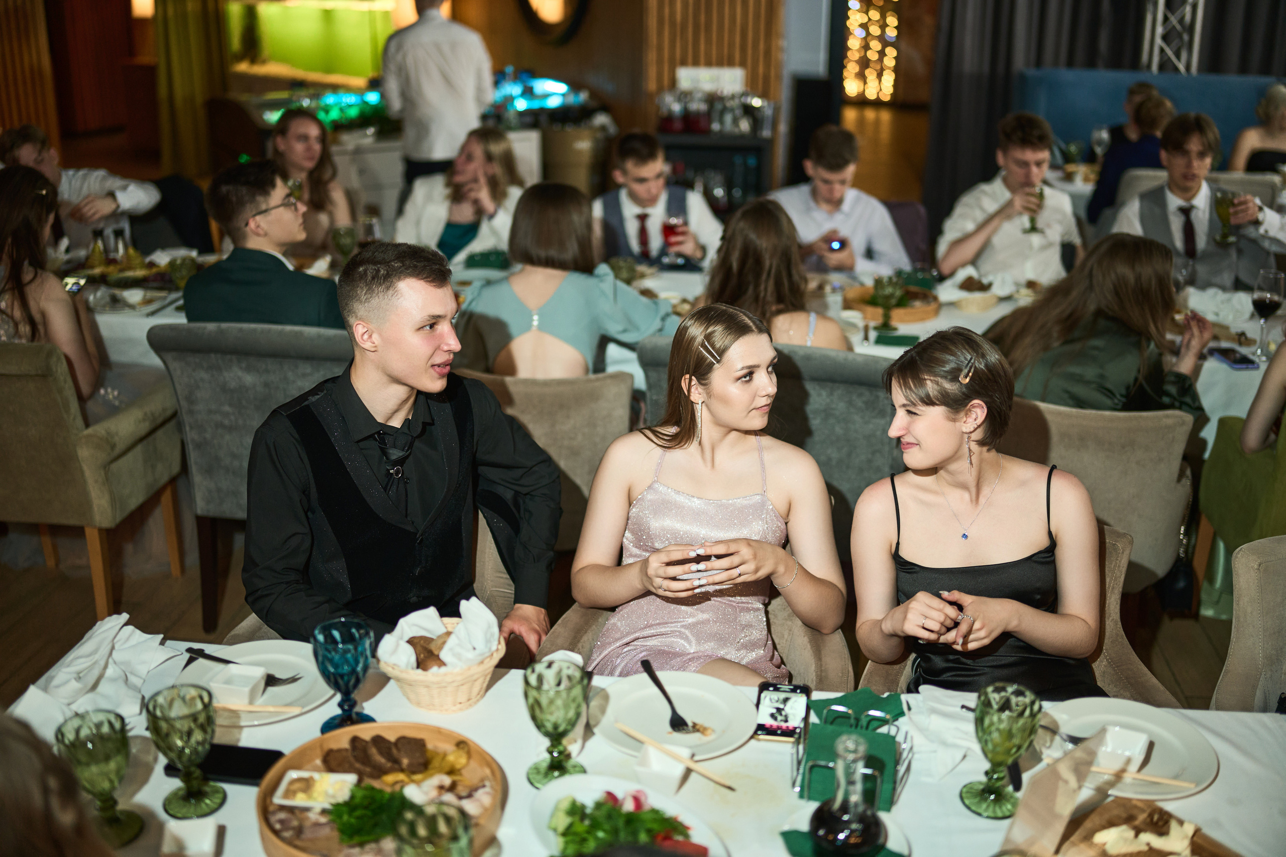 Выпускной (школа и банкет). Фотограф Олег Сотник