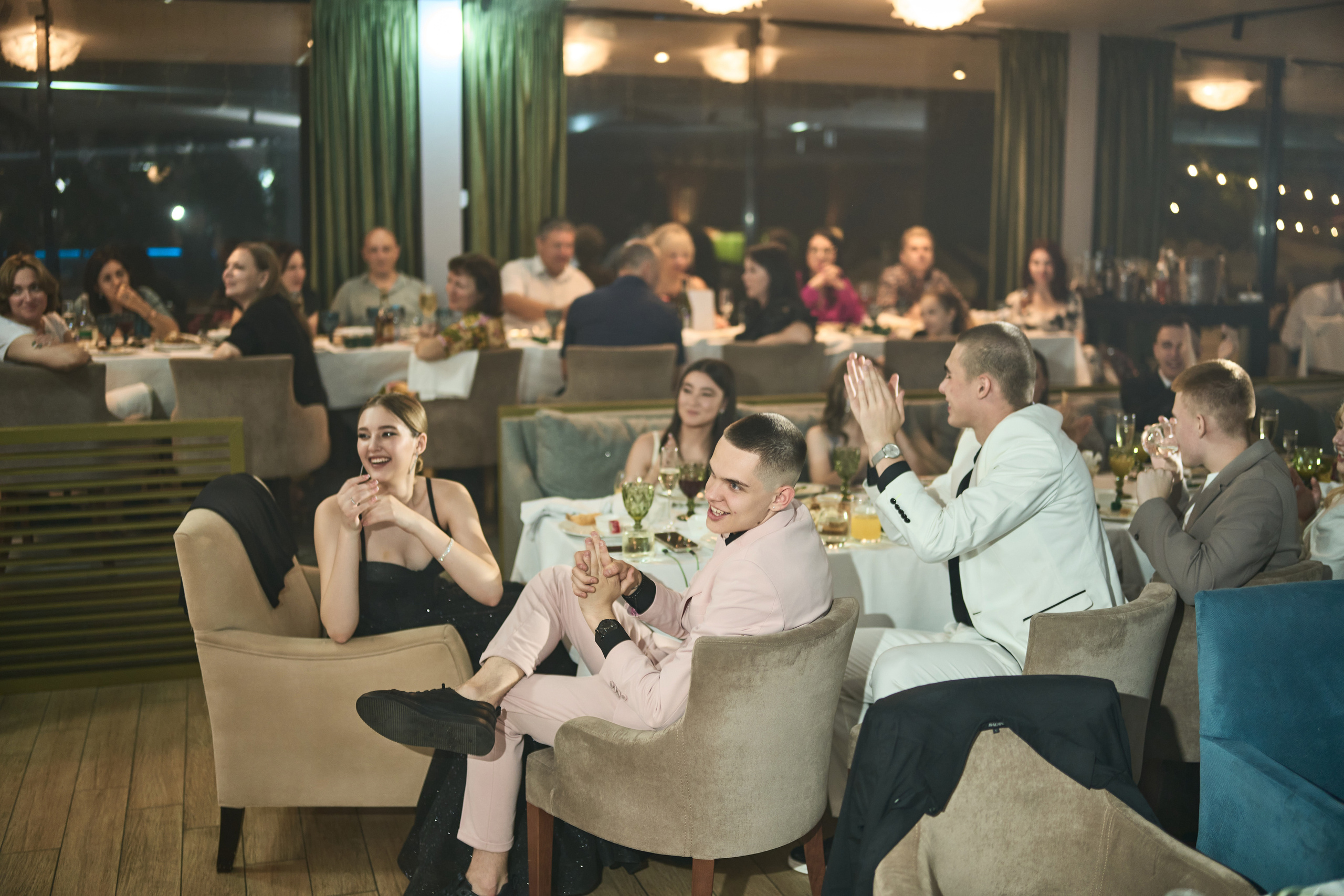 Выпускной (школа и банкет). Фотограф Олег Сотник