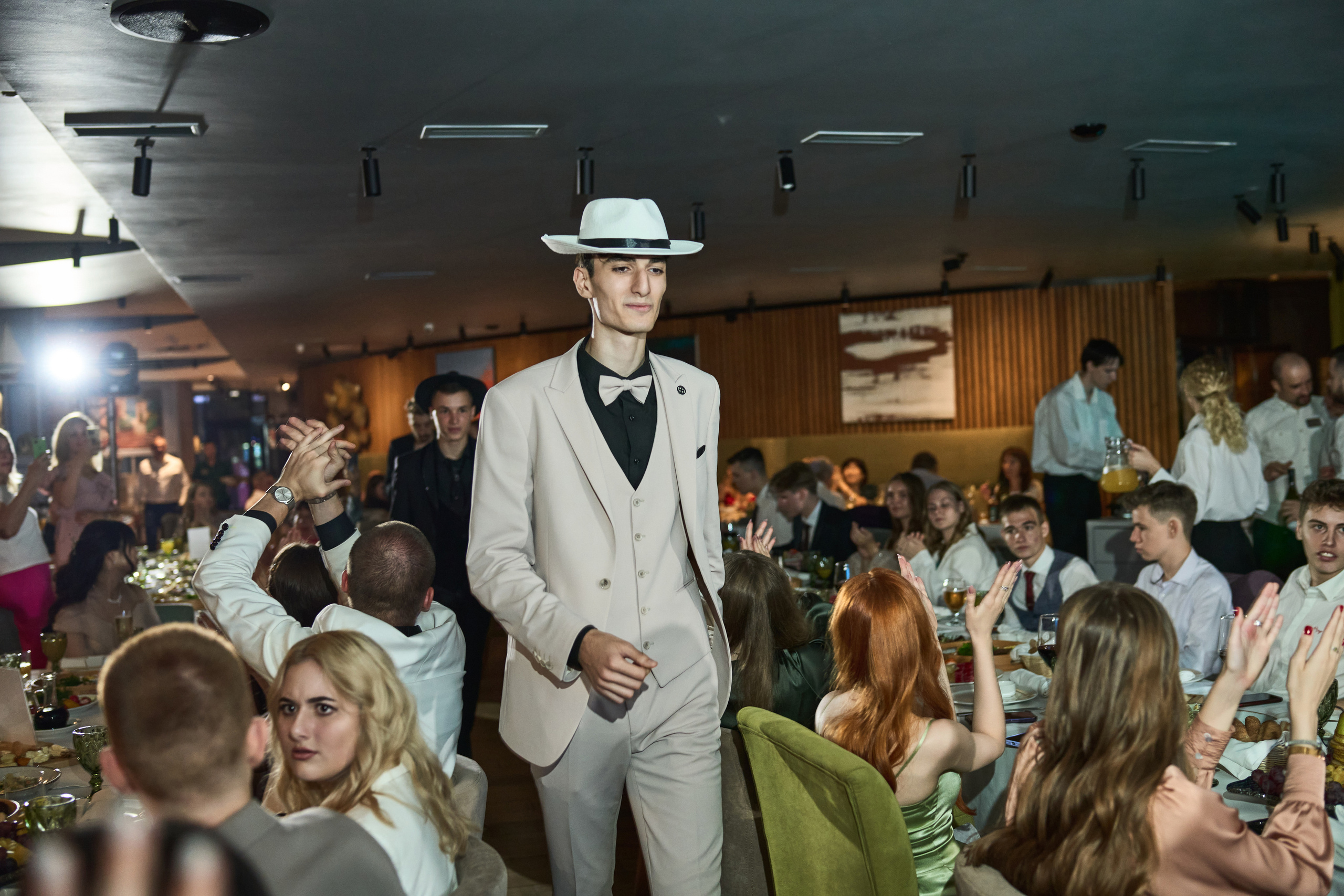 Выпускной (школа и банкет). Фотограф Олег Сотник