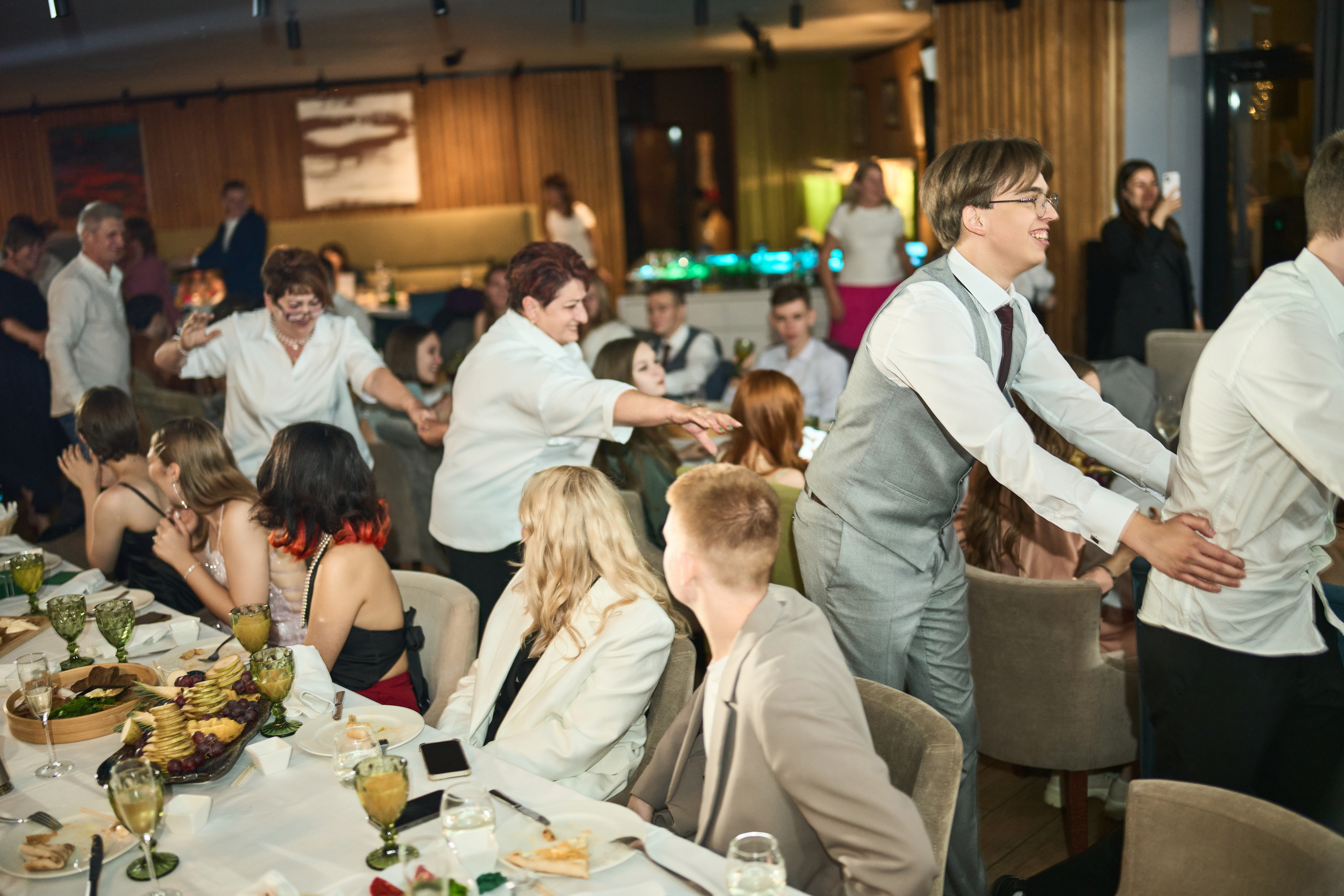 Выпускной (школа и банкет). Фотограф Олег Сотник