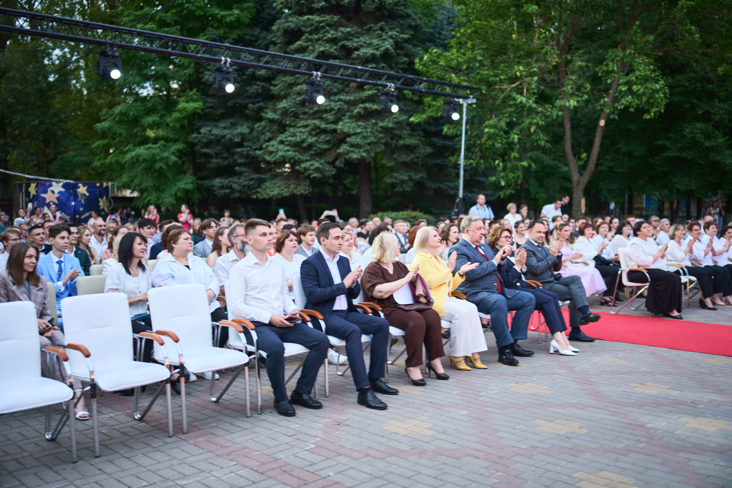 Выпускной (школа и банкет). Фотограф Олег Сотник