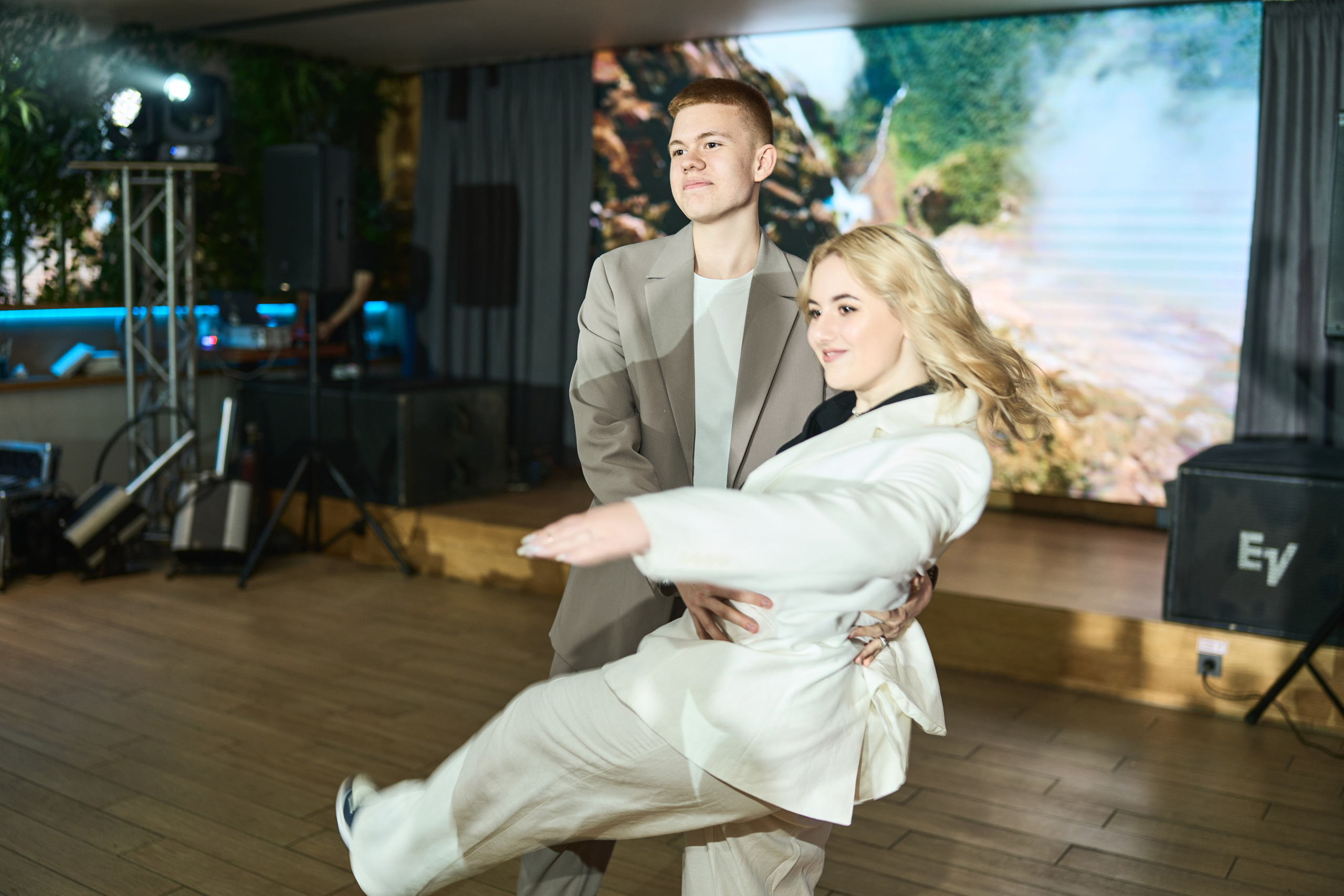 Выпускной (школа и банкет). Фотограф Олег Сотник