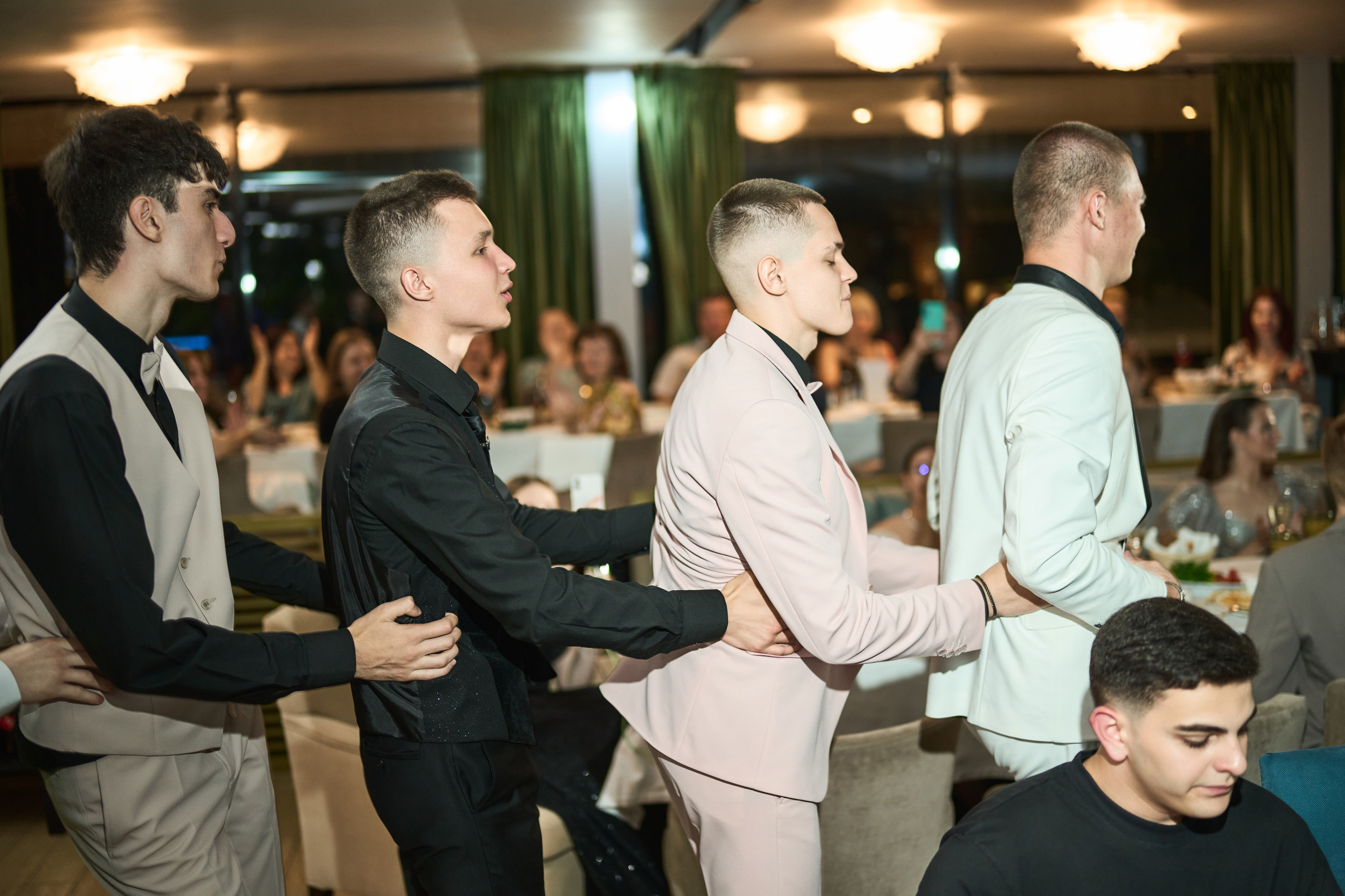 Выпускной (школа и банкет). Фотограф Олег Сотник