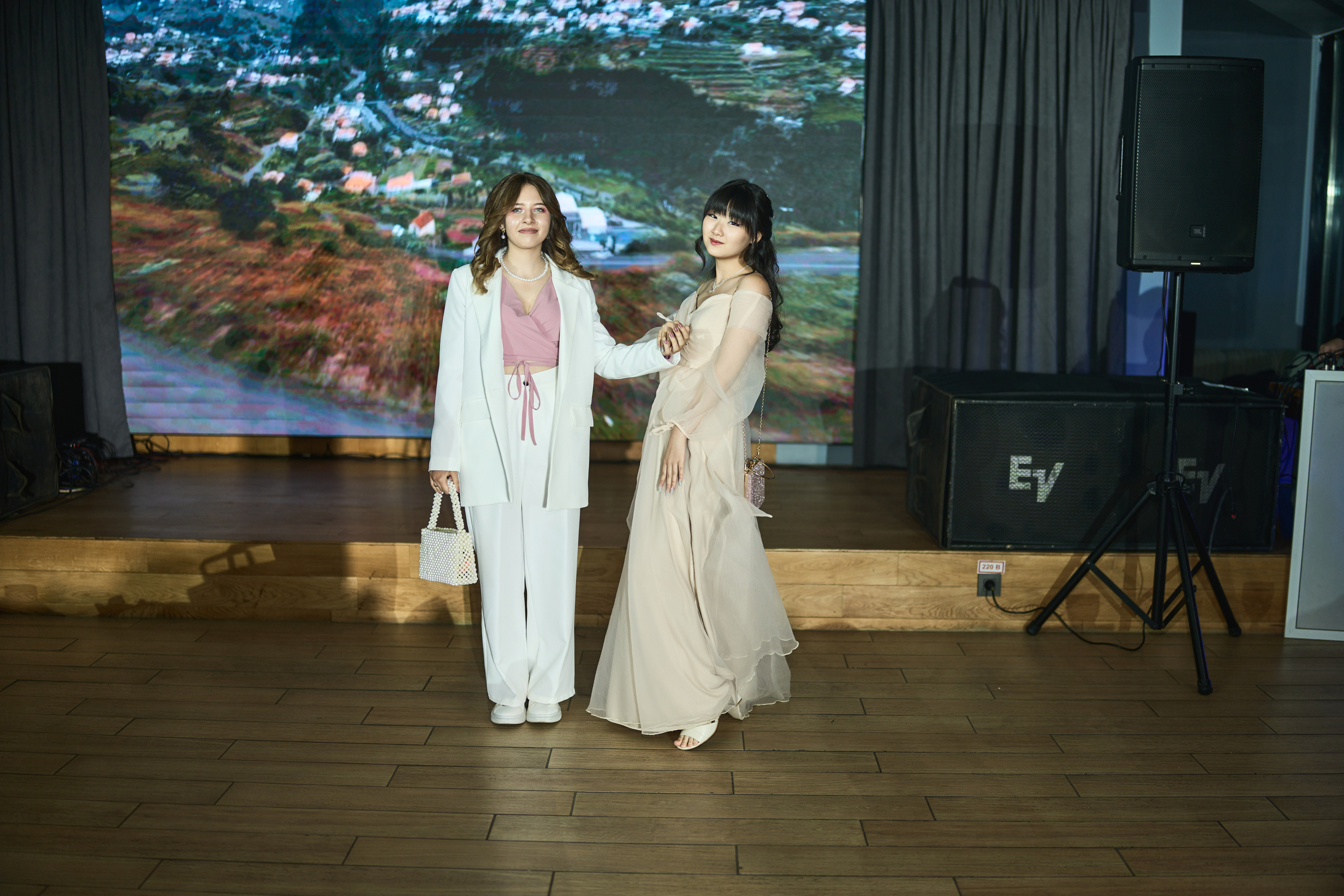 Выпускной (школа и банкет). Фотограф Олег Сотник