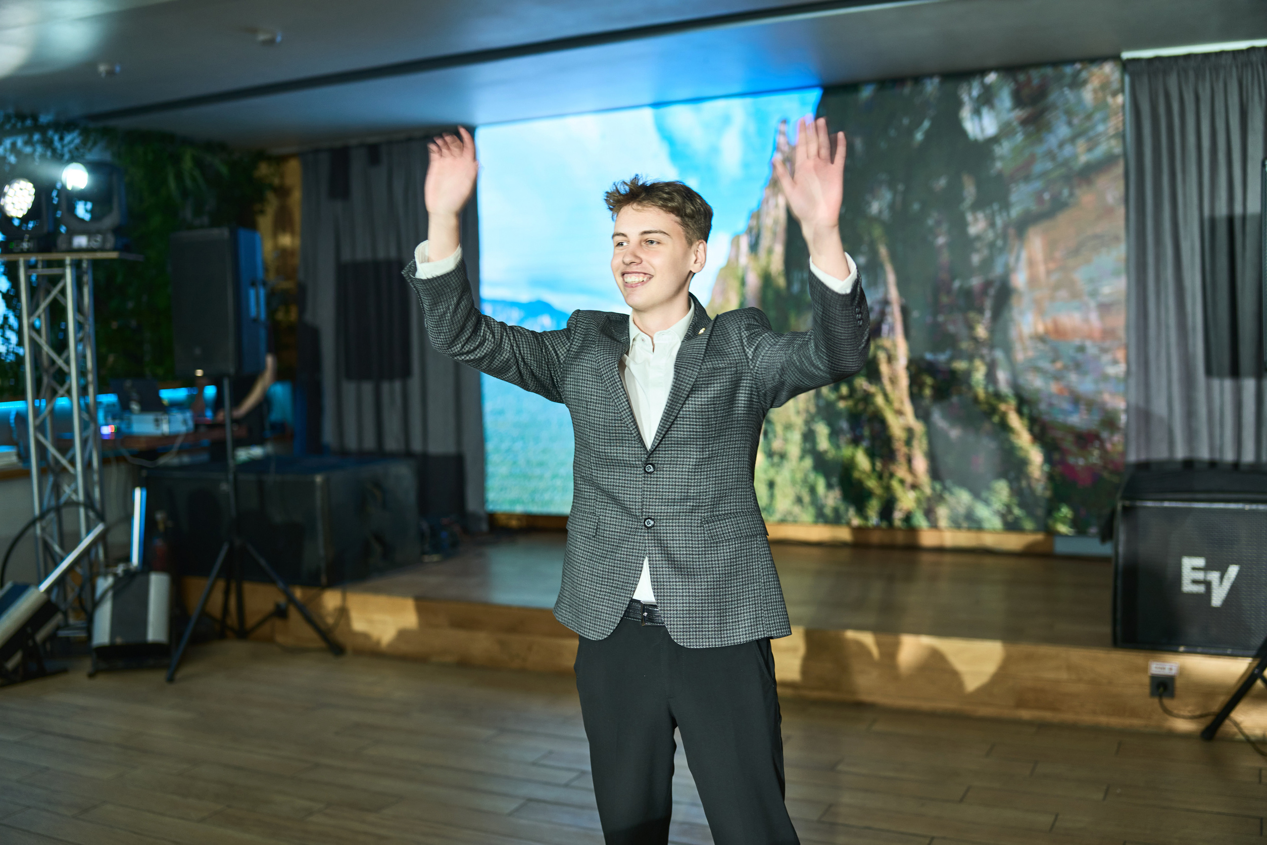 Выпускной (школа и банкет). Фотограф Олег Сотник