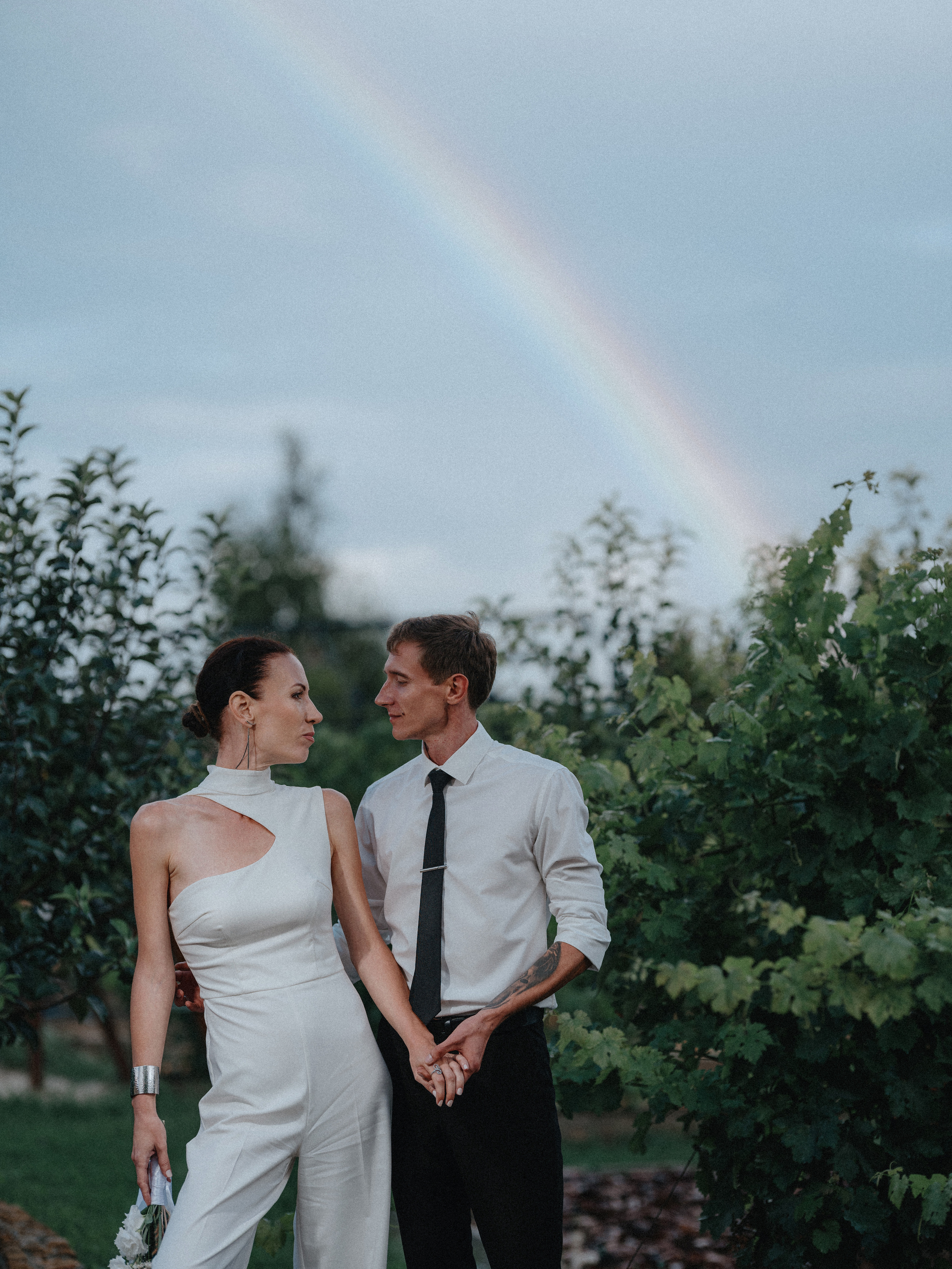 Свадебная прогулка на винодельне. Фотограф Олег Сотник