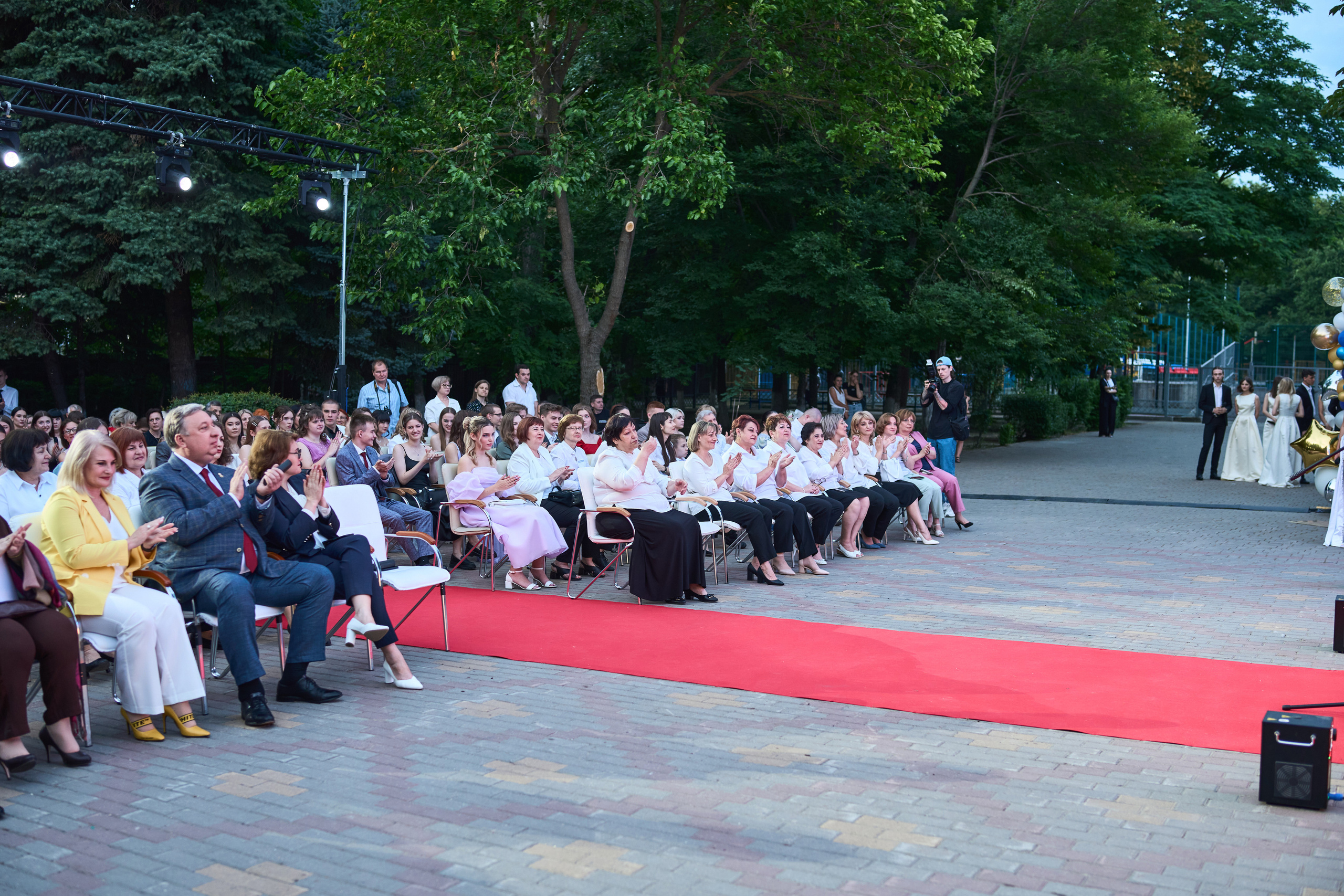 Выпускной (школа и банкет). Фотограф Олег Сотник