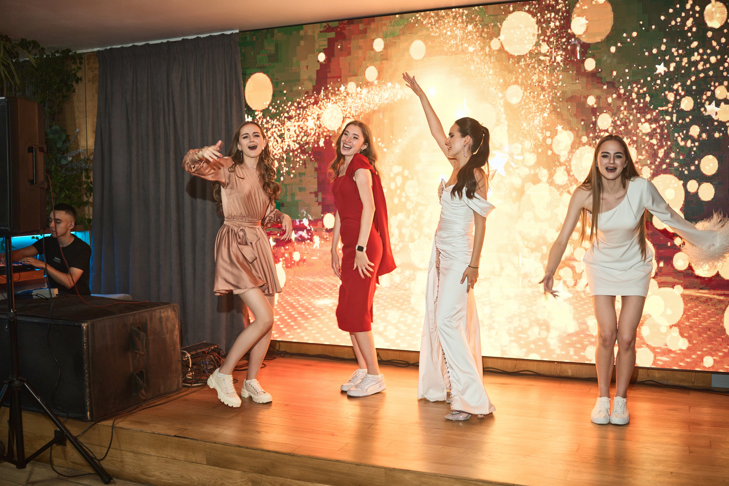 Выпускной (школа и банкет). Фотограф Олег Сотник