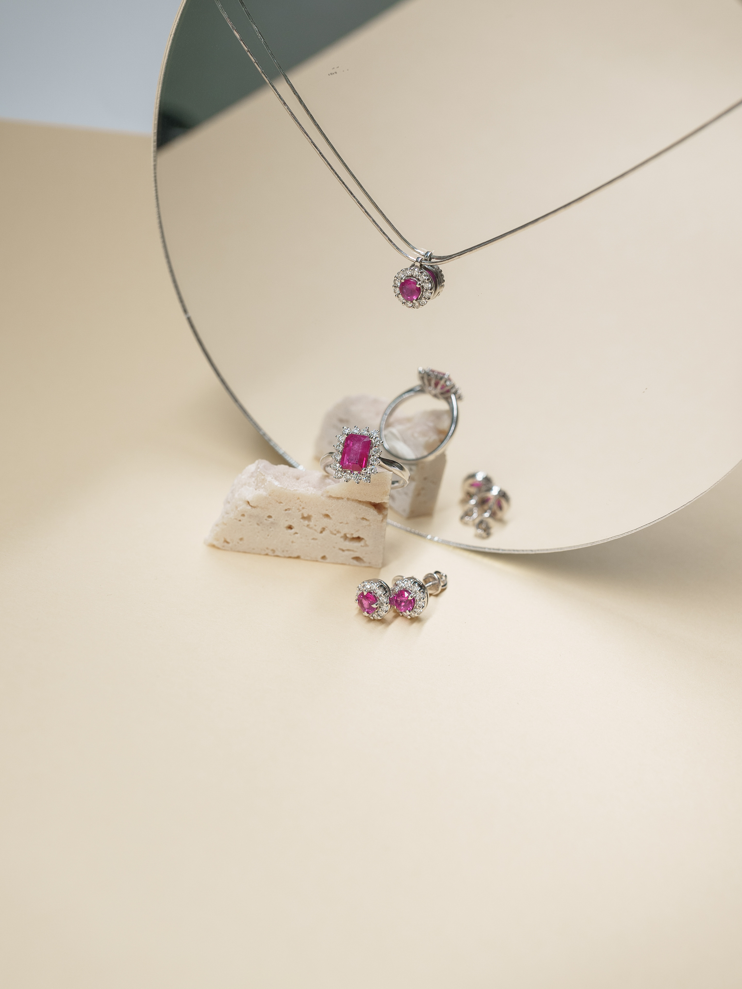 Предметная съемка ювелирных изделий для «Roberto bravo». Фотограф Олег Сотник