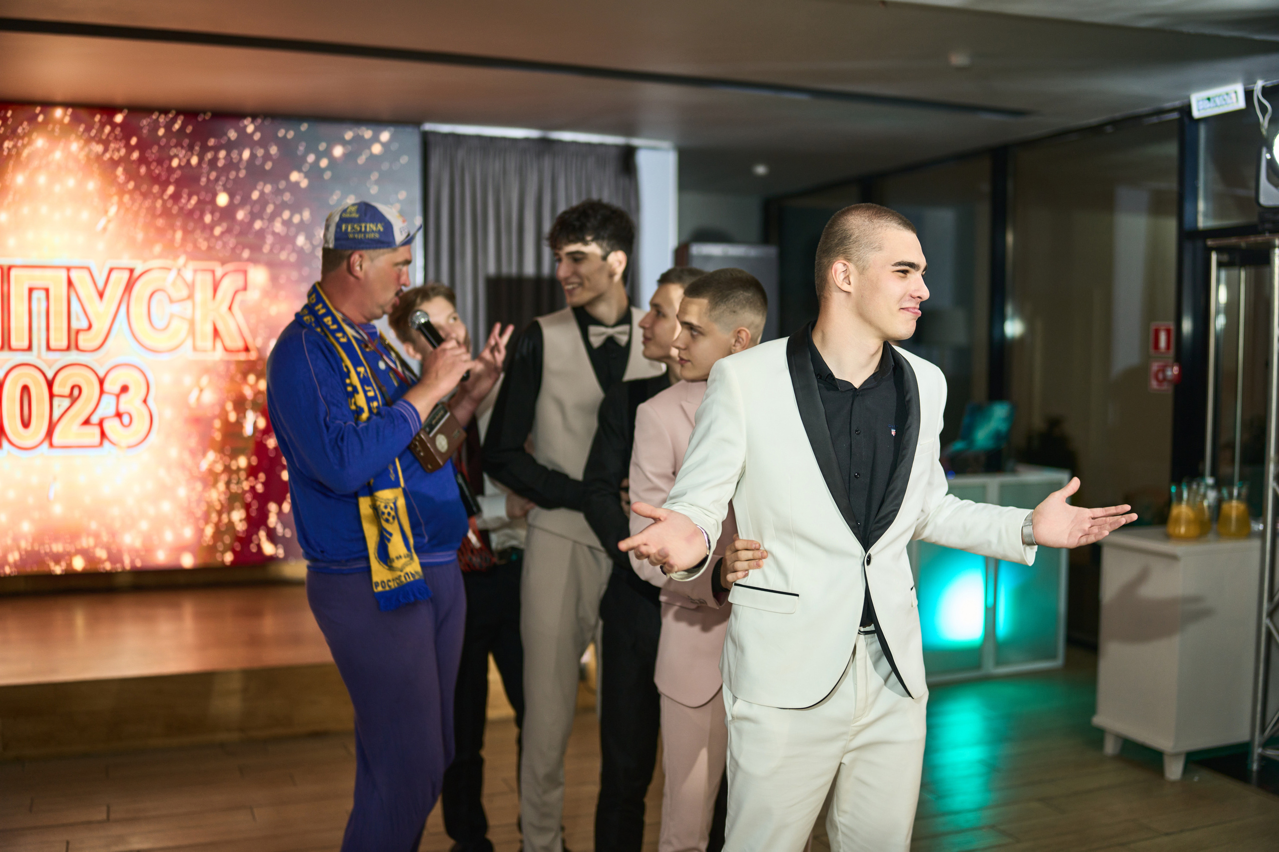 Выпускной (школа и банкет). Фотограф Олег Сотник