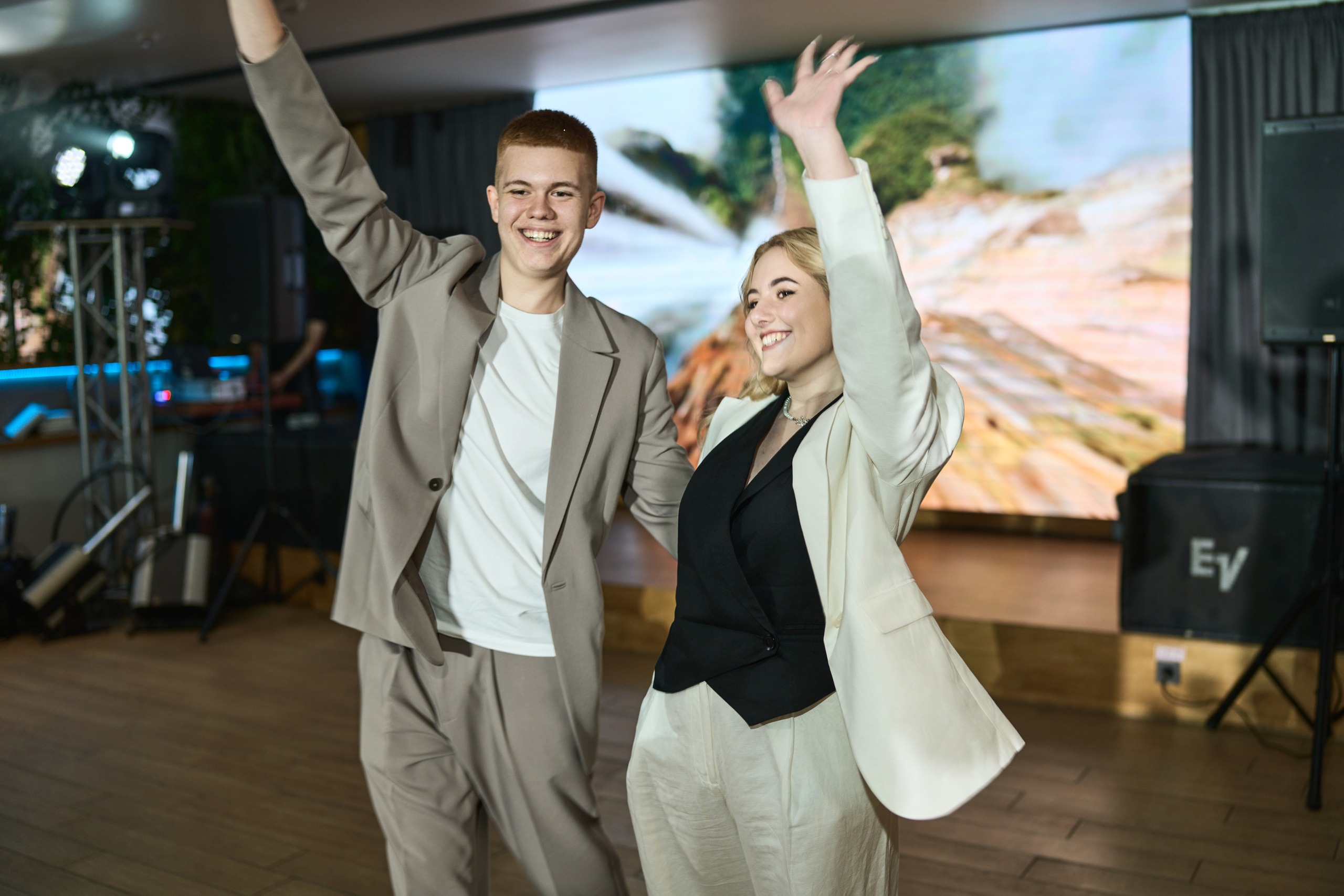 Выпускной (школа и банкет). Фотограф Олег Сотник