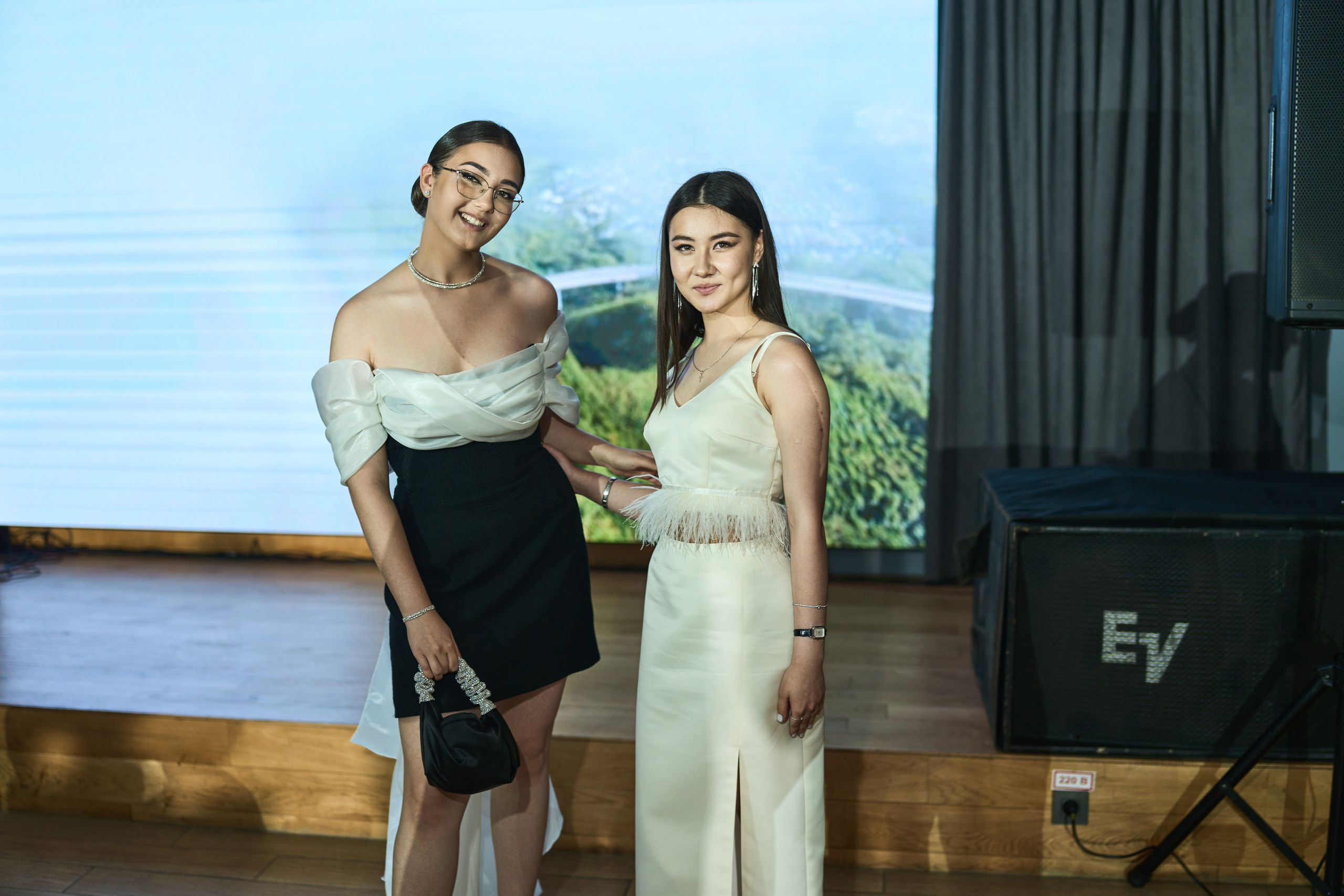 Выпускной (школа и банкет). Фотограф Олег Сотник