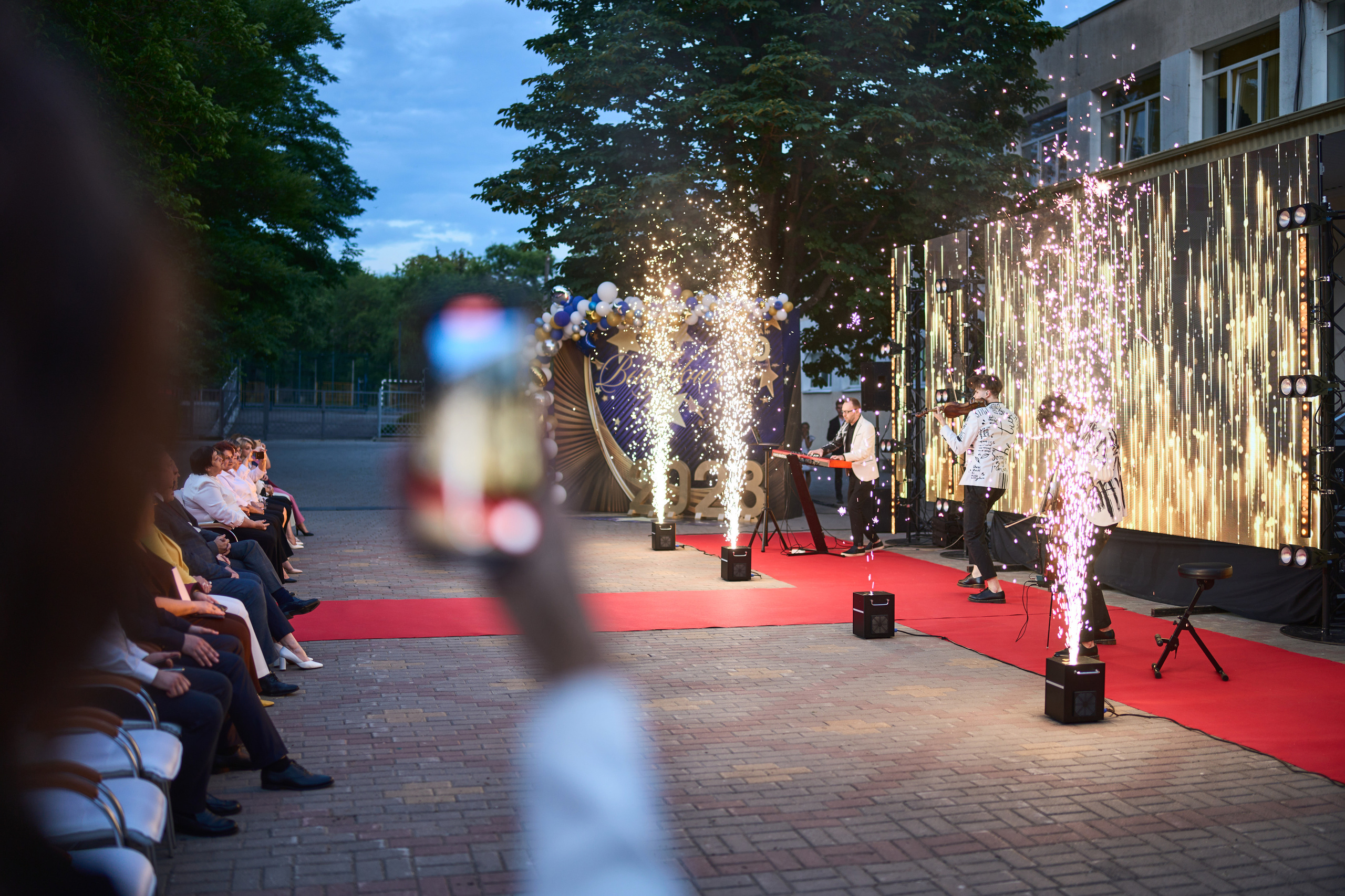 Выпускной (школа и банкет). Фотограф Олег Сотник