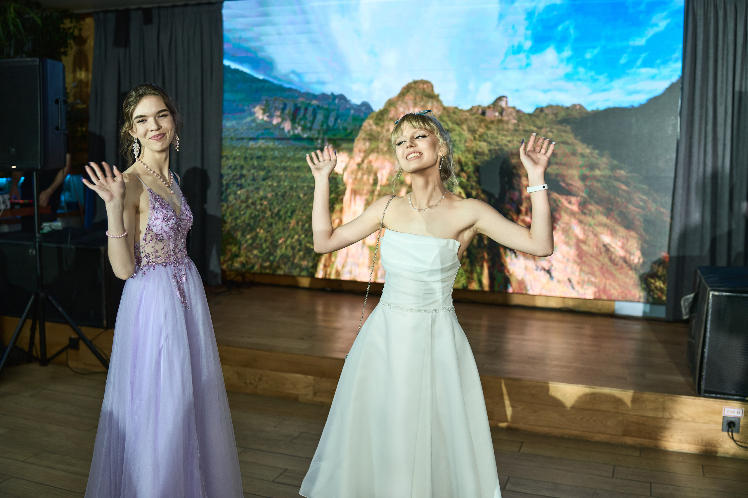 Выпускной (школа и банкет). Фотограф Олег Сотник