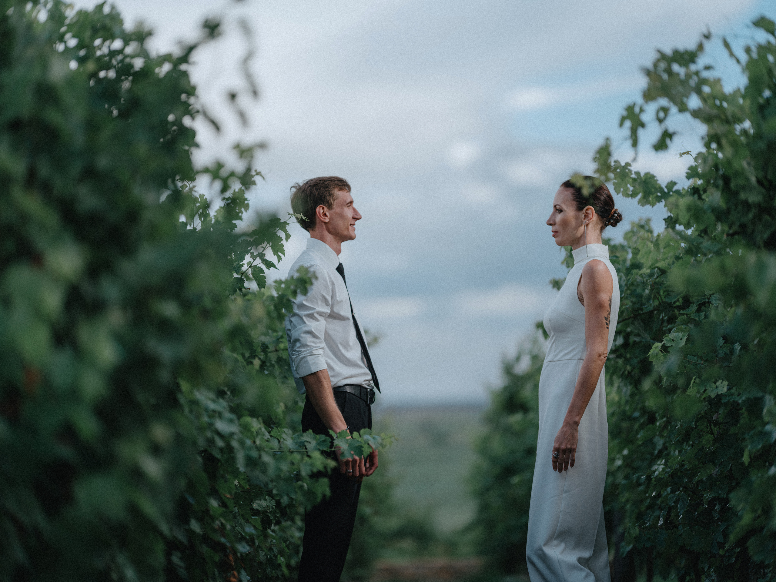 Свадебная прогулка на винодельне. Фотограф Олег Сотник