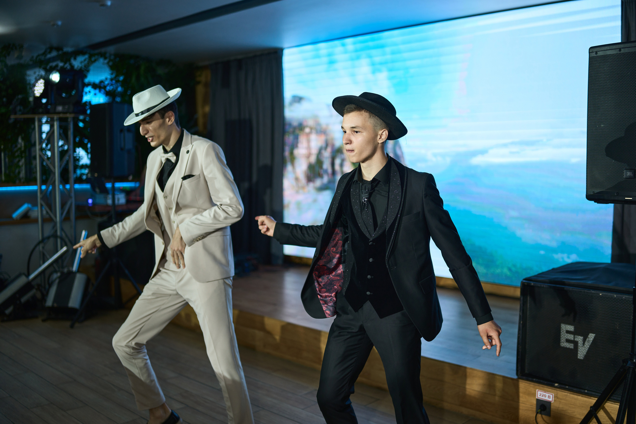 Выпускной (школа и банкет). Фотограф Олег Сотник