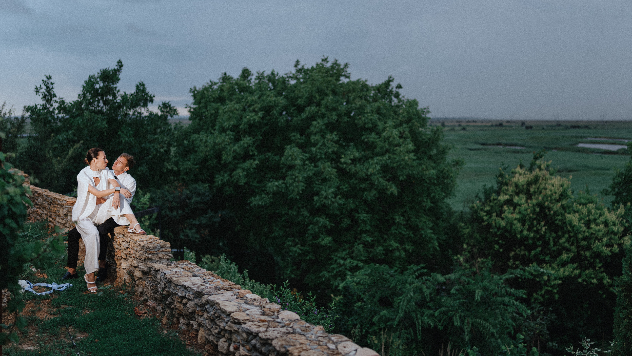 Свадебная прогулка на винодельне. Фотограф Олег Сотник