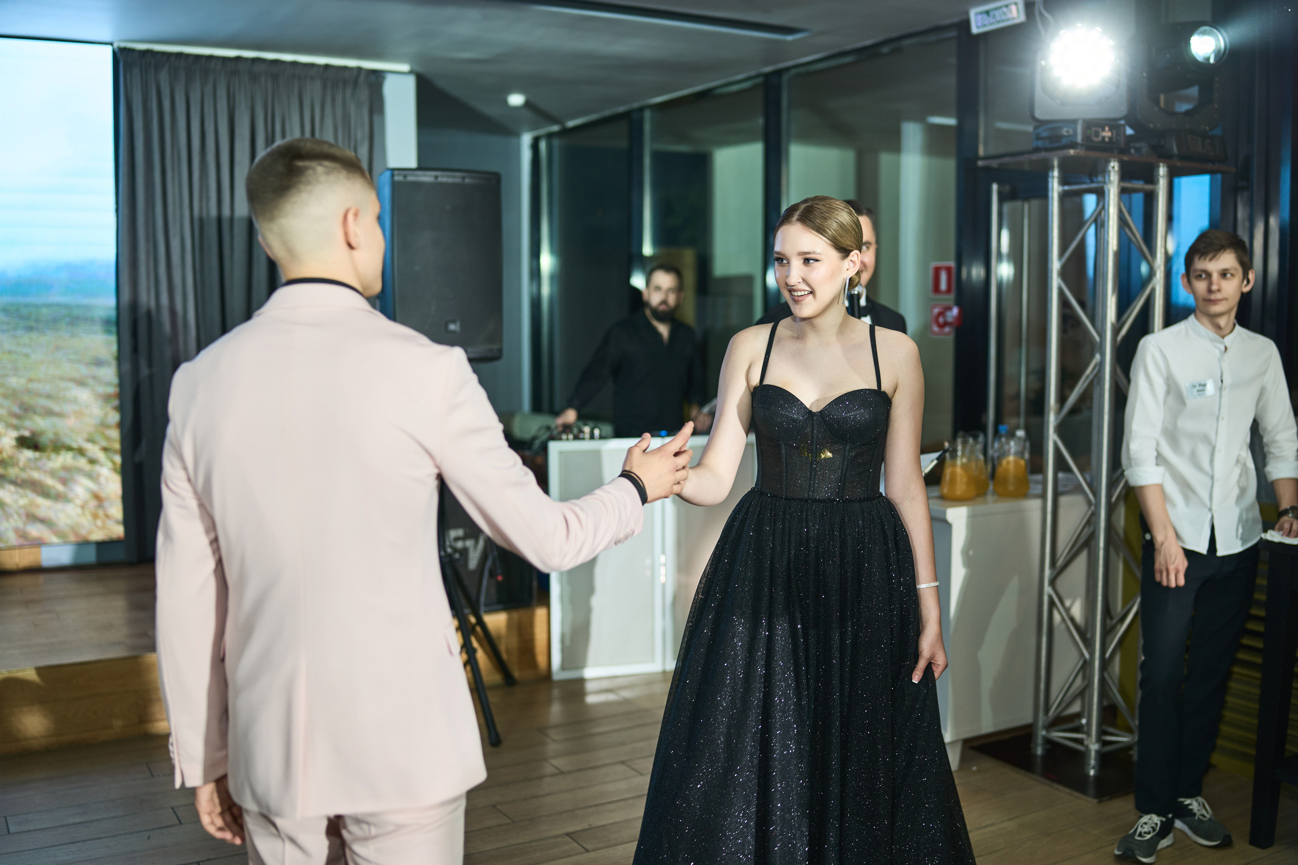 Выпускной (школа и банкет). Фотограф Олег Сотник