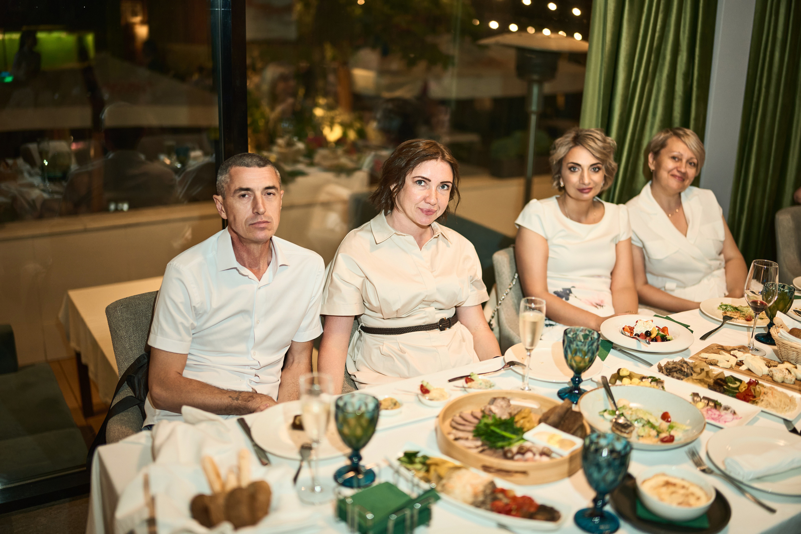 Выпускной (школа и банкет). Фотограф Олег Сотник