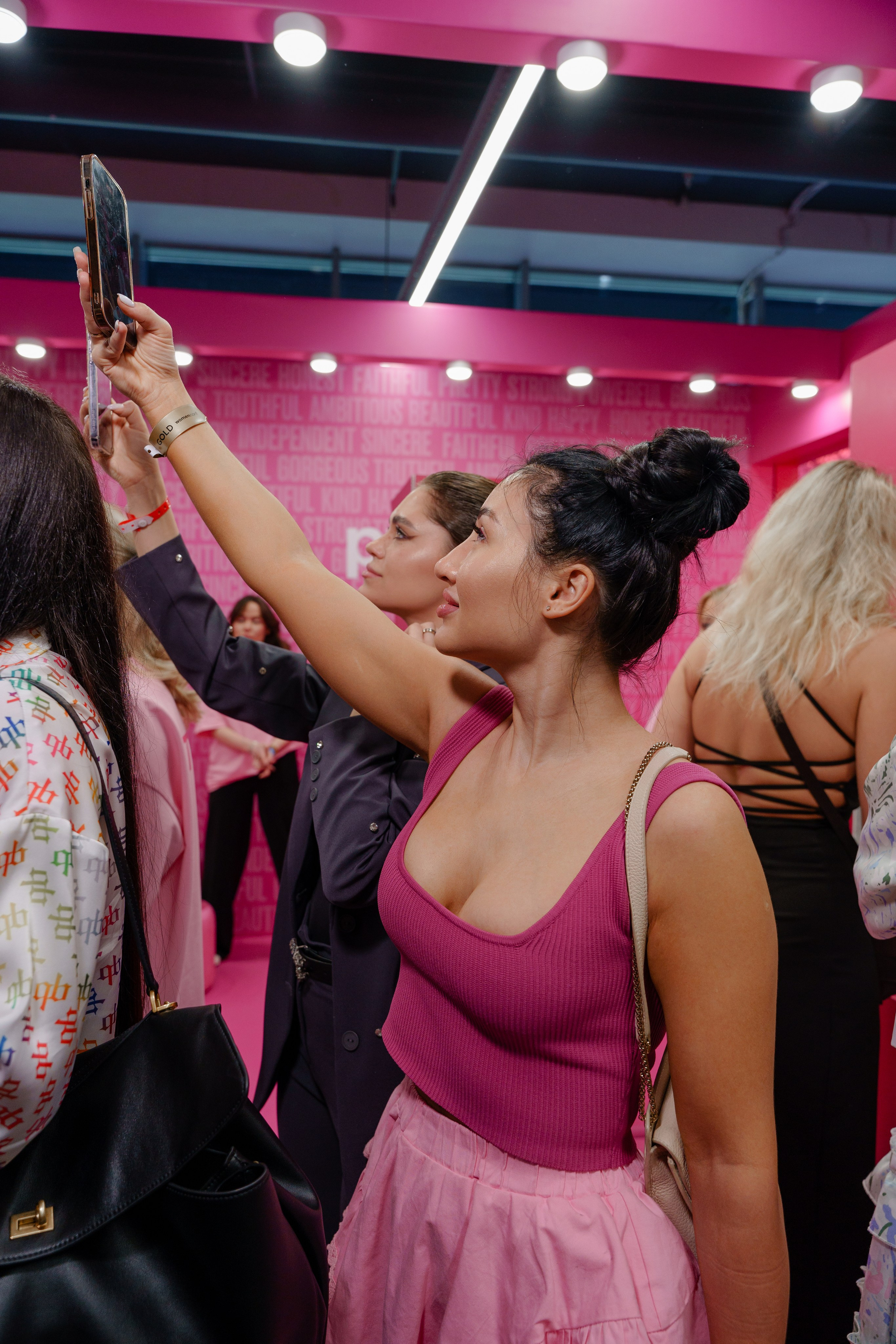 Фотограф на самую масштабную женскую конференцию в России WomenConf. Репортажный фотограф Москва Сергей Дружинин