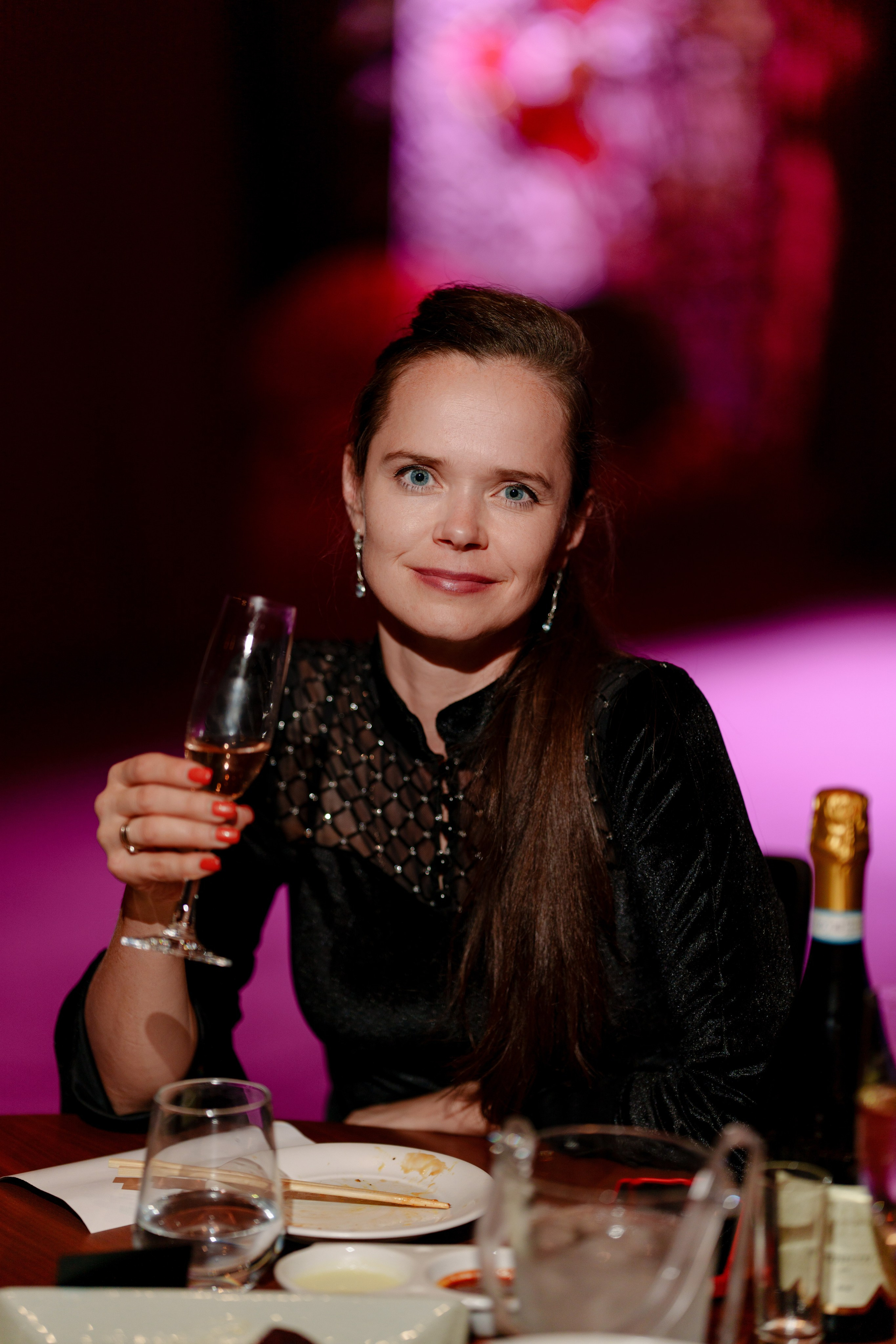 Репортажный фотограф на день рождения в ресторане KAI. Репортажный фотограф Москва Сергей Дружинин