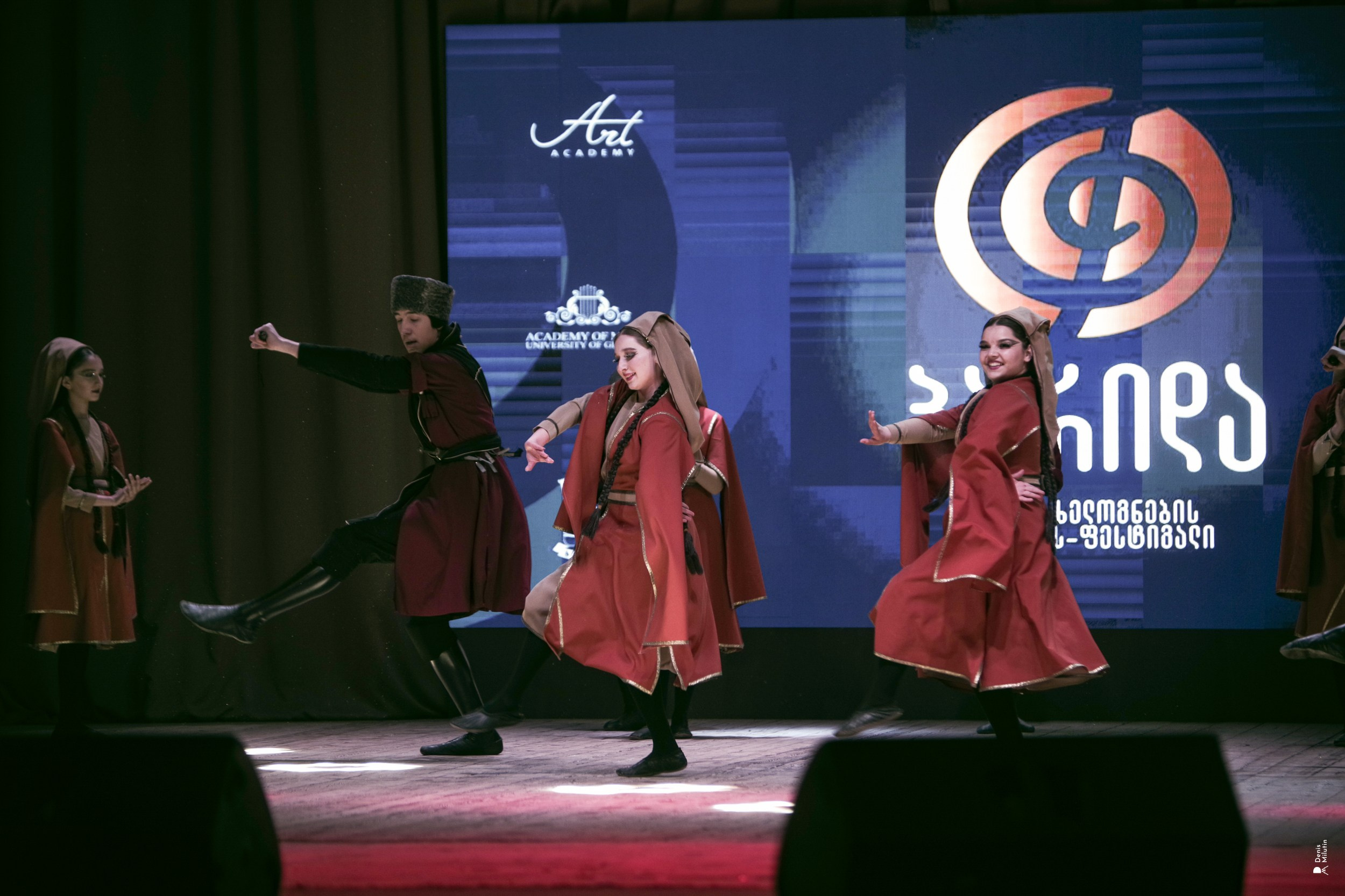 Танцы в Хоби. Портретный фотограф Денис Милютин