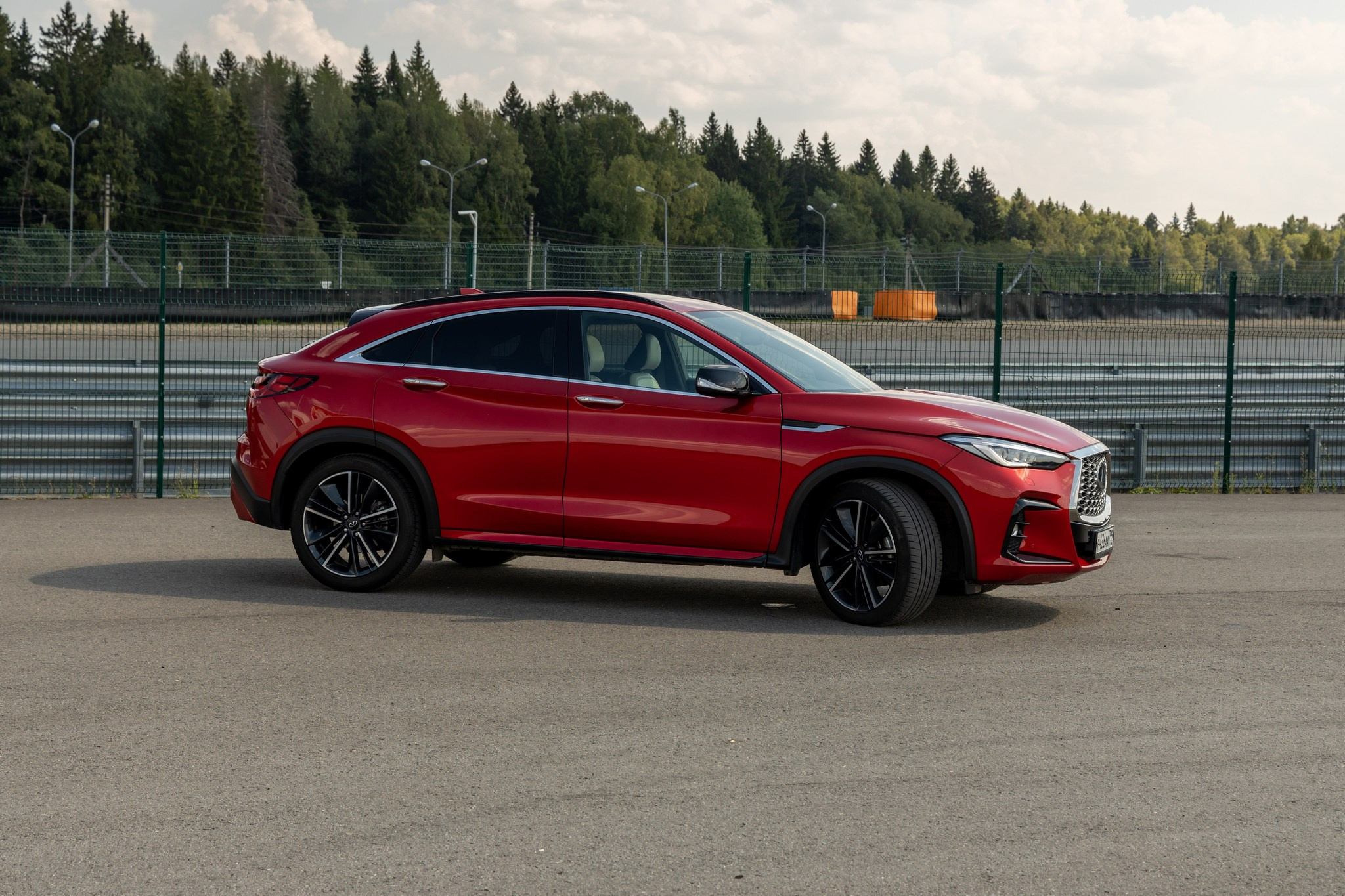 Infiniti QX55. Репортажный, семейный и студийный фотограф в Москве Демин Алексей