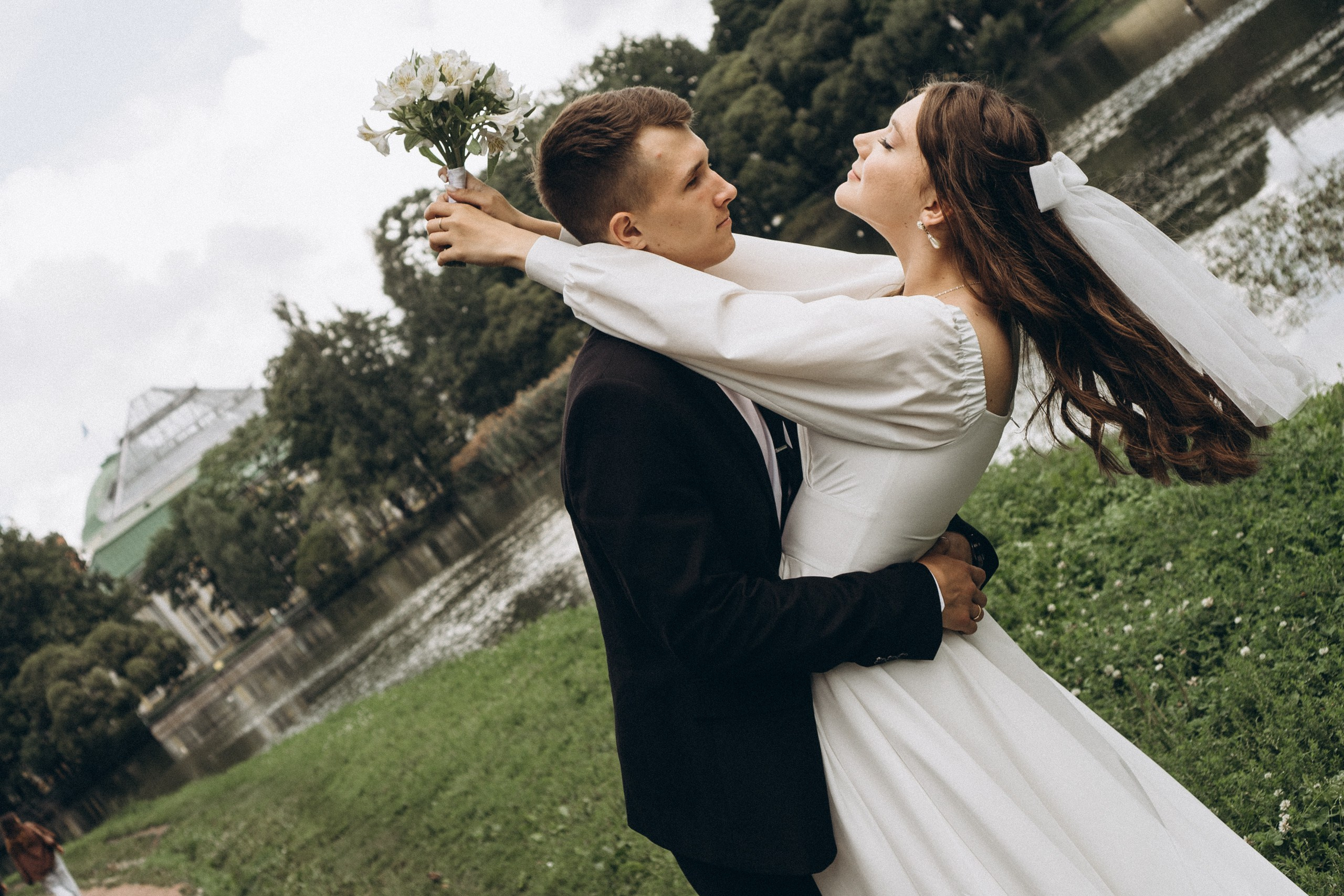 СВАДЕБНАЯ СЬЕМКА В ТАВРИЧЕСКОМ САДУ И ПРОГУЛКА ПО ЧЕРНЫШЕВСКОЙ. Профессиональный фотограф, Санкт-Петербург — Виктория Богомолова