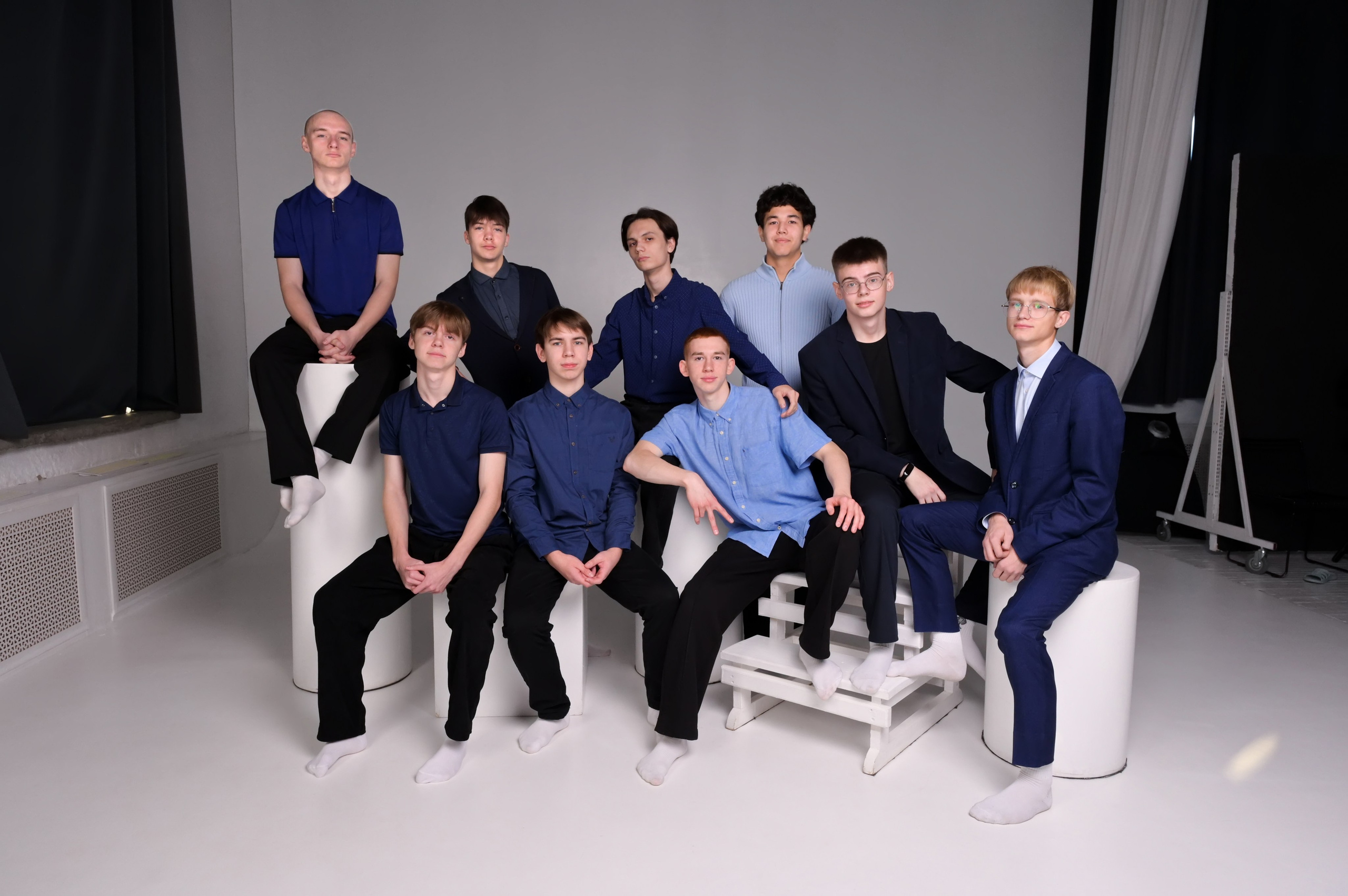 Фото из студии в Омске. Фото и видеосъемка в Омске | Выпускные альбомы