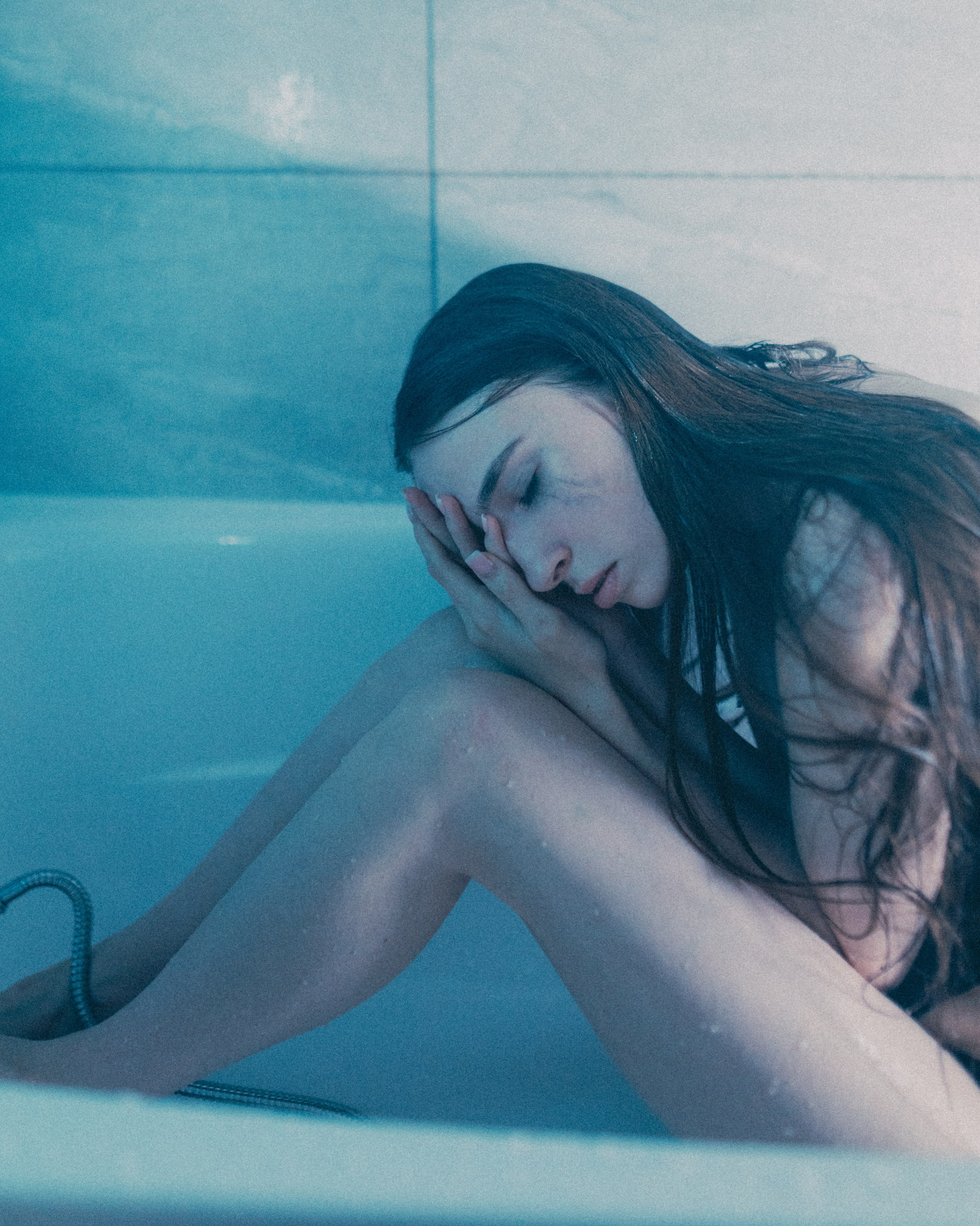 Depres. Sun Betty — кинофотограф Элизабет