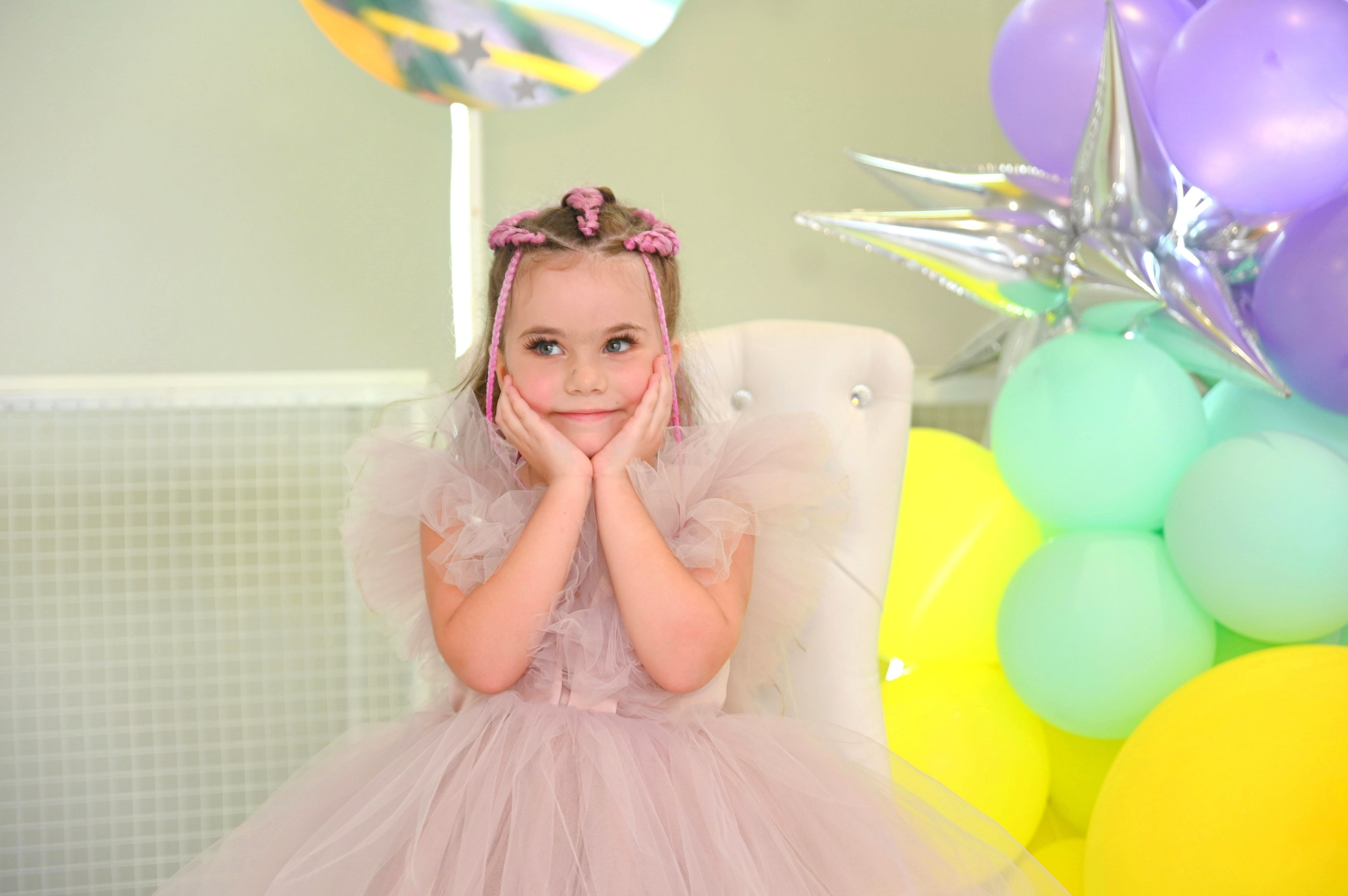 Игротека «Море Позитива». Я Ольга Казанцева, фотографирую снимаю ваши киноистории и печатаю фото и цифровые портреты на холсте