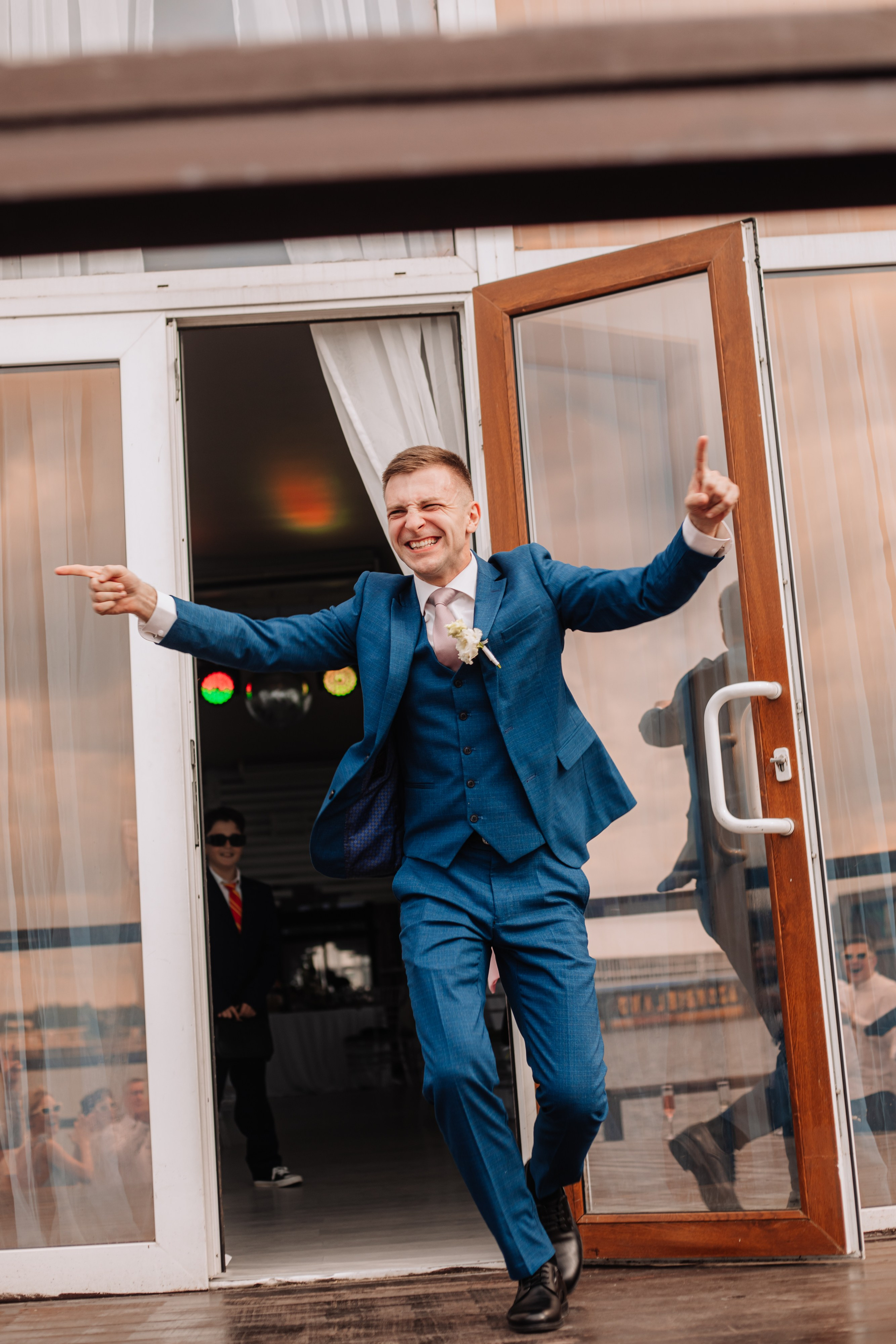 НА БЕРЕГУ НЕБА