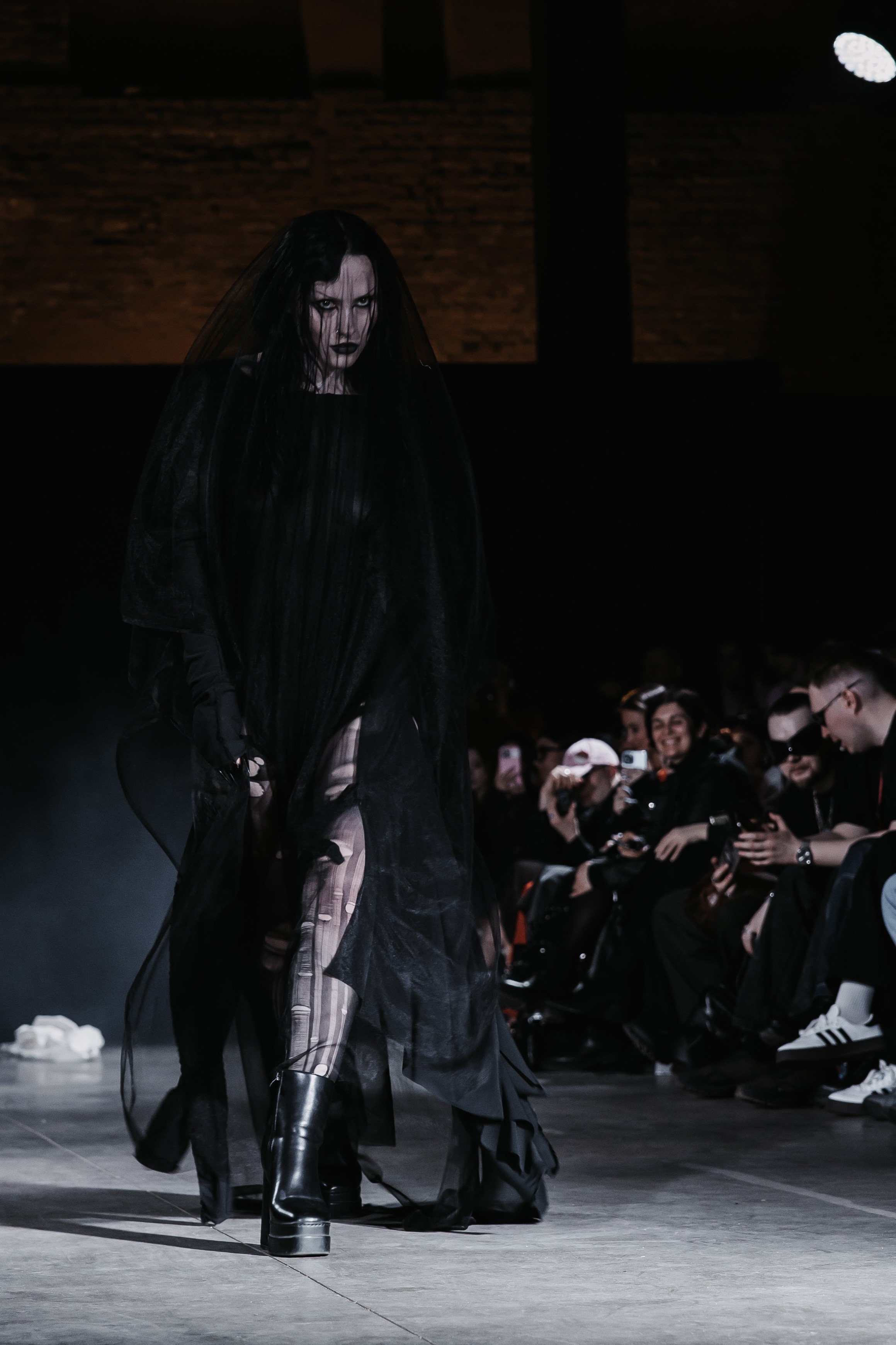 AUXI catwalk андеграунд показ-перфоманс. Фотограф в Санкт-Петербурге Вагнер Юлия