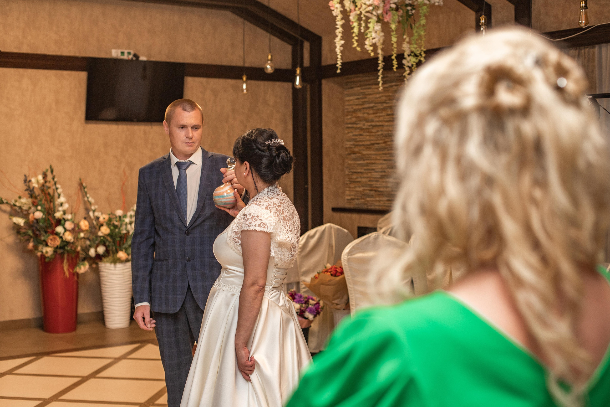 Репортаж торжества в ресторане. Семейный свадебный интерьерный фотограф Тверь Санкт- Марина Свистунова