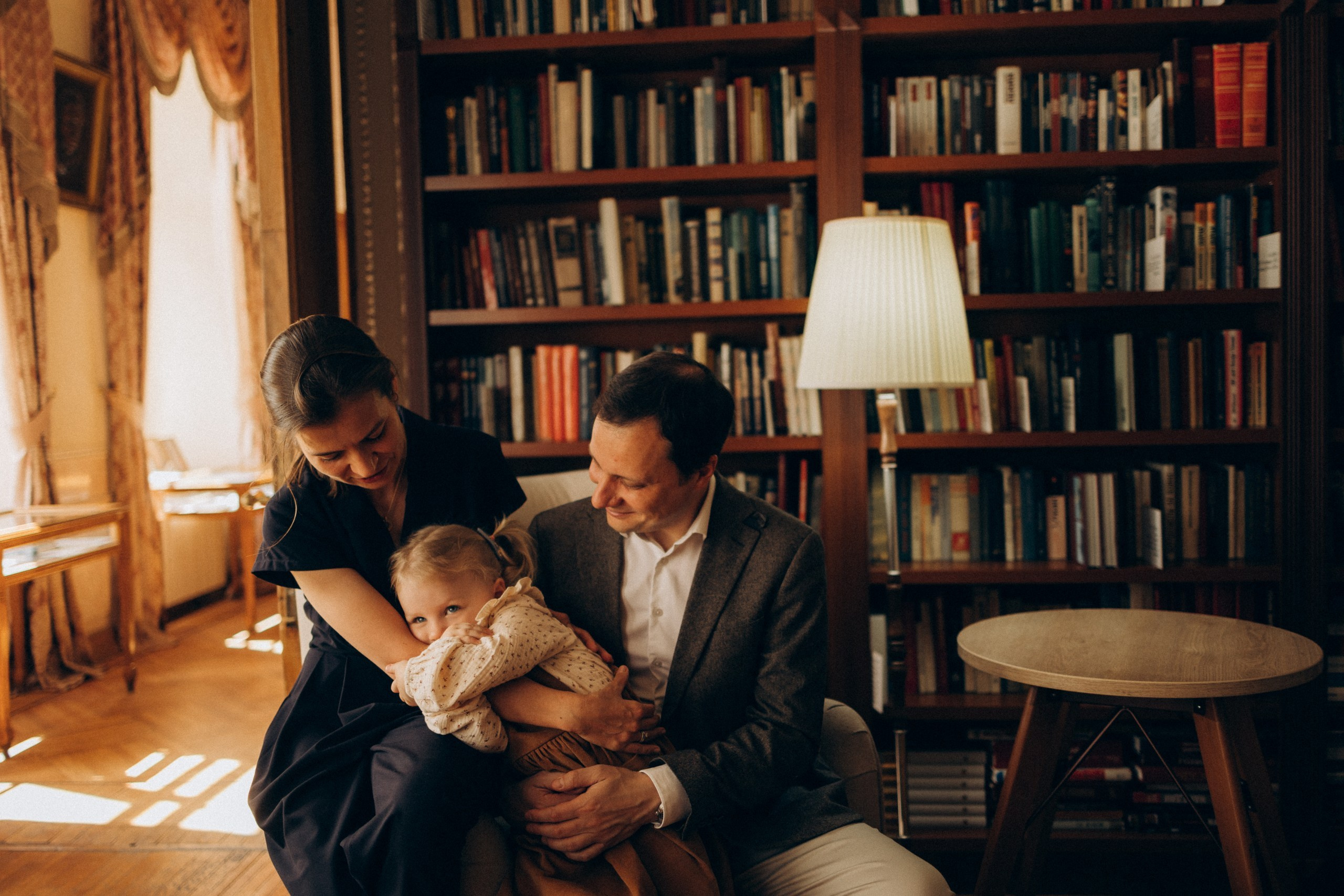 Семейная фотосессия Москва, семейный фотограф в Москве, семейная фотосессия, детский фотограф, семейная фотосессия в студии, семейная фотосессия в бибилиотеке