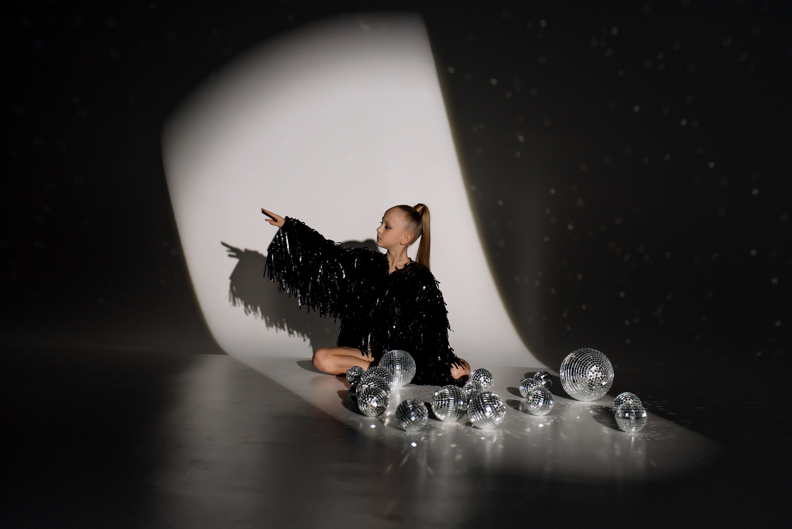 Варя и Лиза Новый год. Детский фотограф в Долгопрудном и Москве