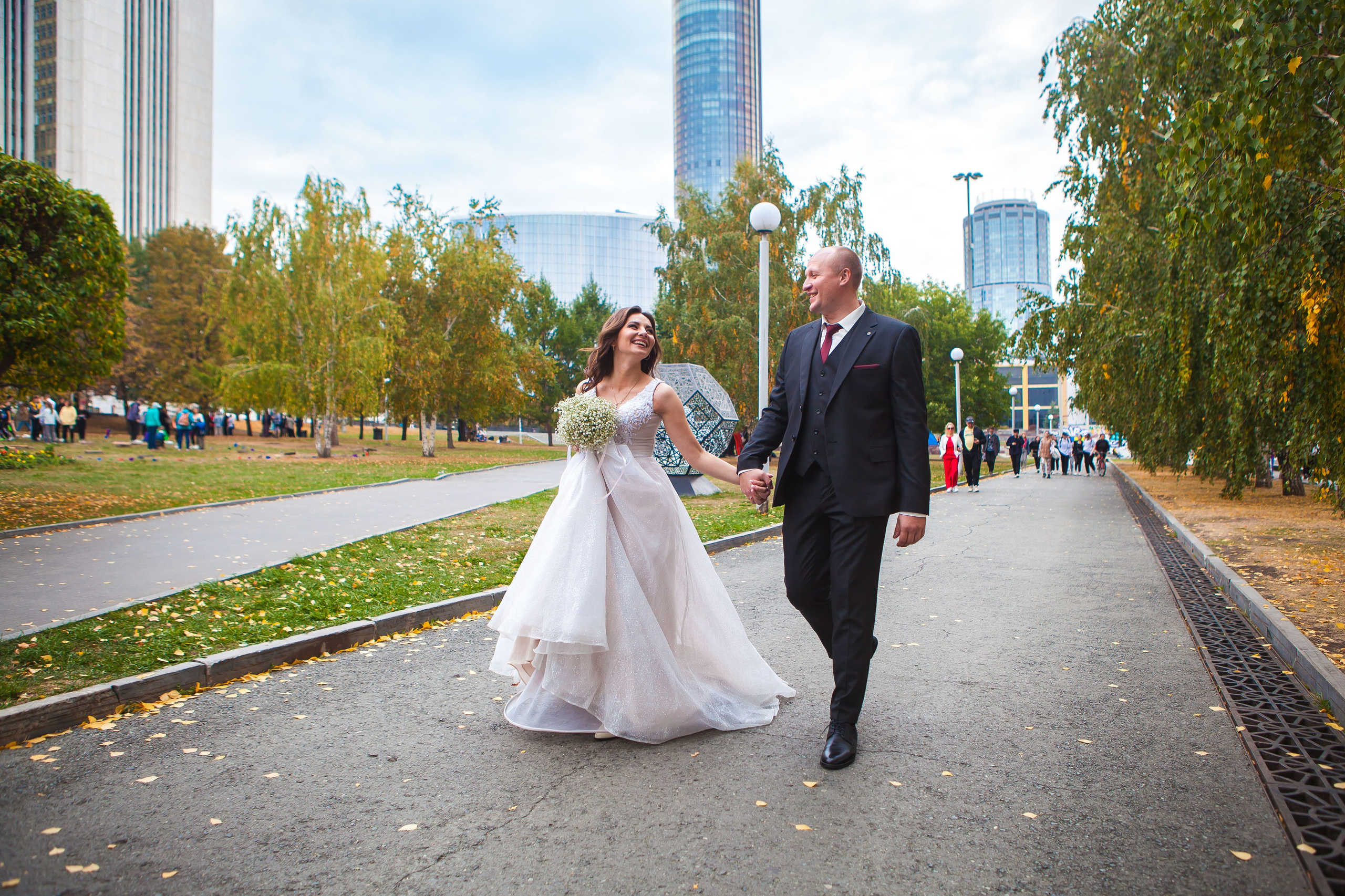 Свадебные фотографии. Фотограф и оператор Роман Фадеев в Екатеринбурге