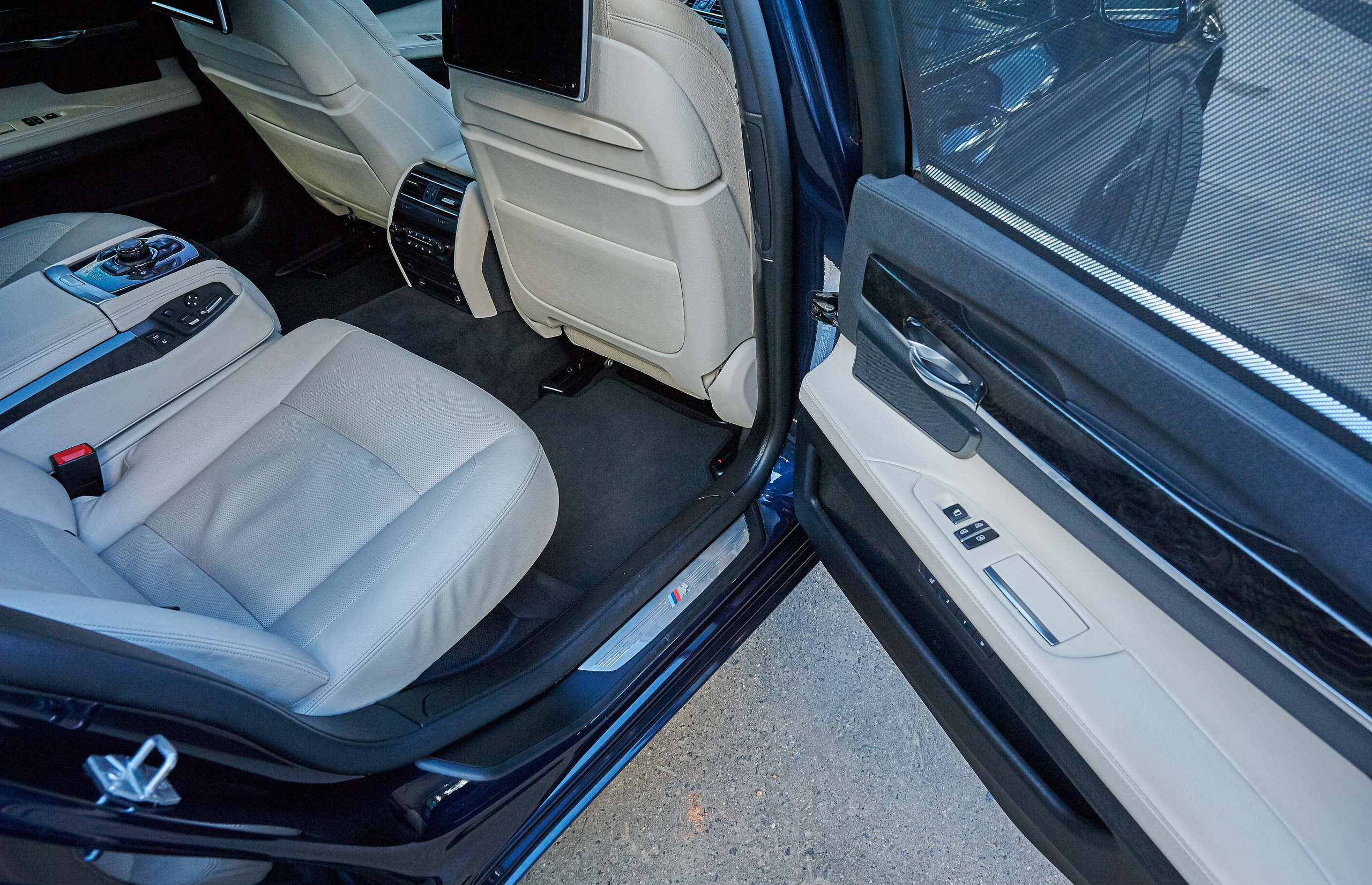 АВТОМОБИЛИ И СПЕЦТЕХНИКА. Www.apowerstudio.com