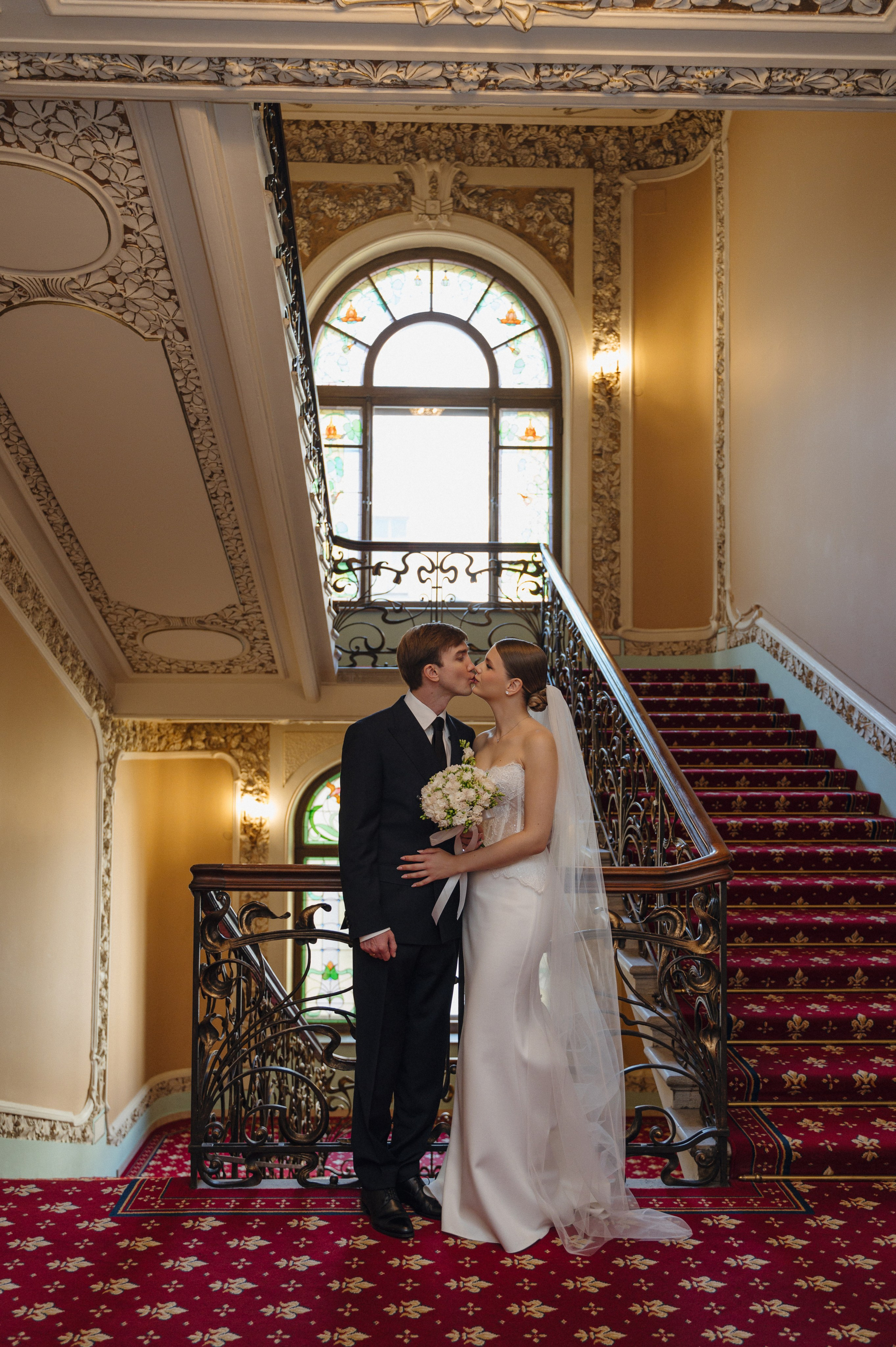 Дмитрий и Луиза. Гостиница Националь и ресторан Белуга. Свадебный фотограф Москва и Санкт-Петербург. Анастасия Чудина