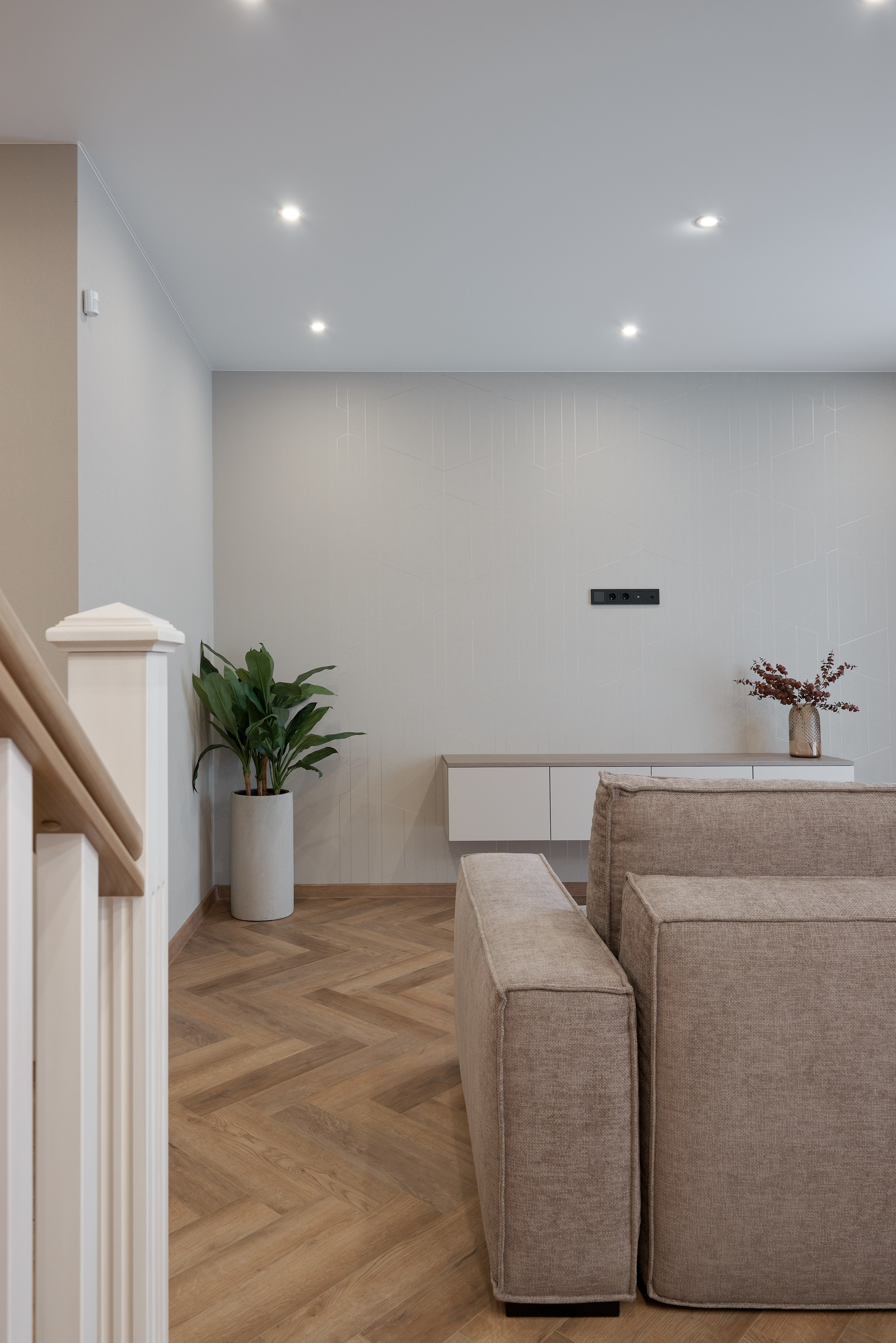 Пос. Счастливый Дом с отделкой. Абросимов Лев интерьерный и архитектурный фотограф