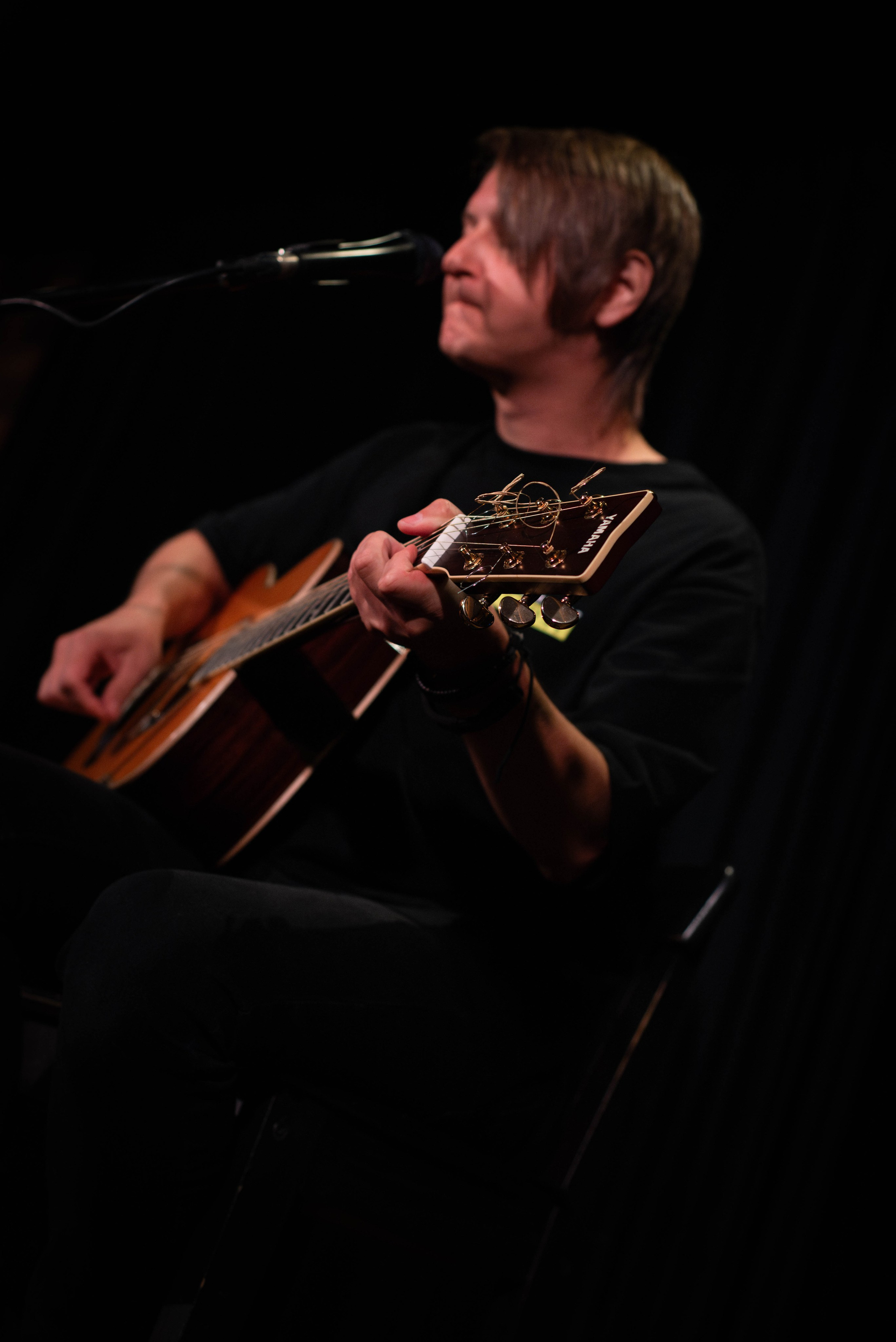 Лёва Сазонов (1 августа 2024 года, Москва, арт-кафе Пушкарёв). Фотограф Светлана Блинова, Москва и Московская область