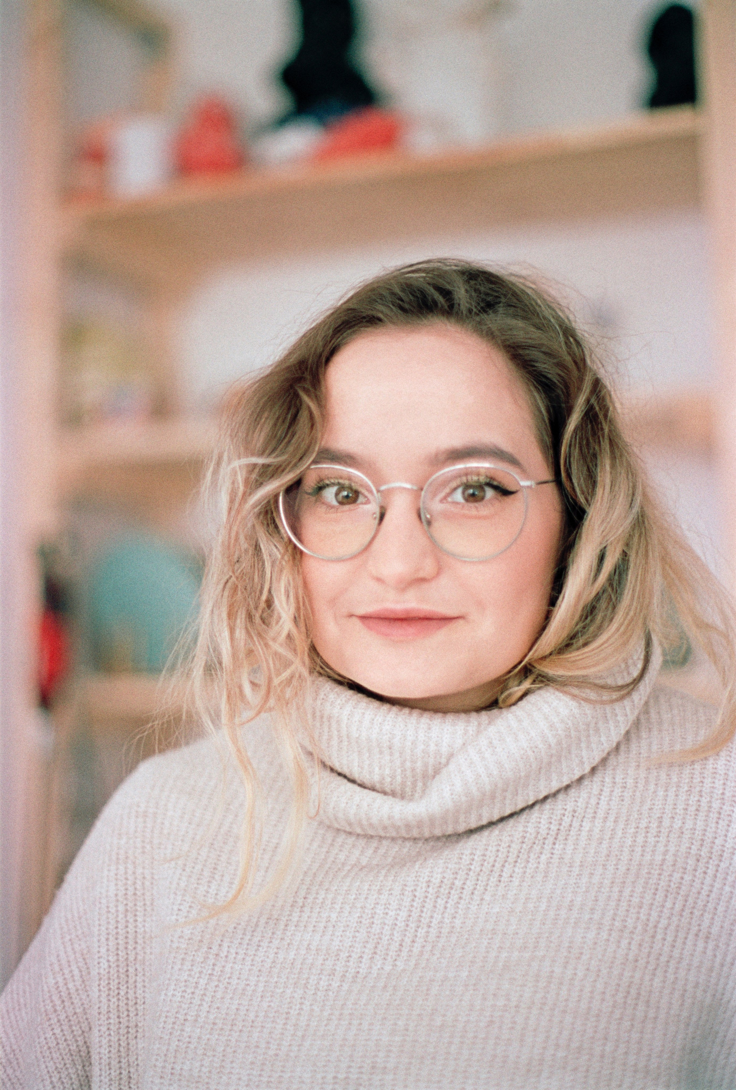 D.N. Стилист и плёночный фотограф Анастасия Шлокова в Санкт-Петербурге и Москве