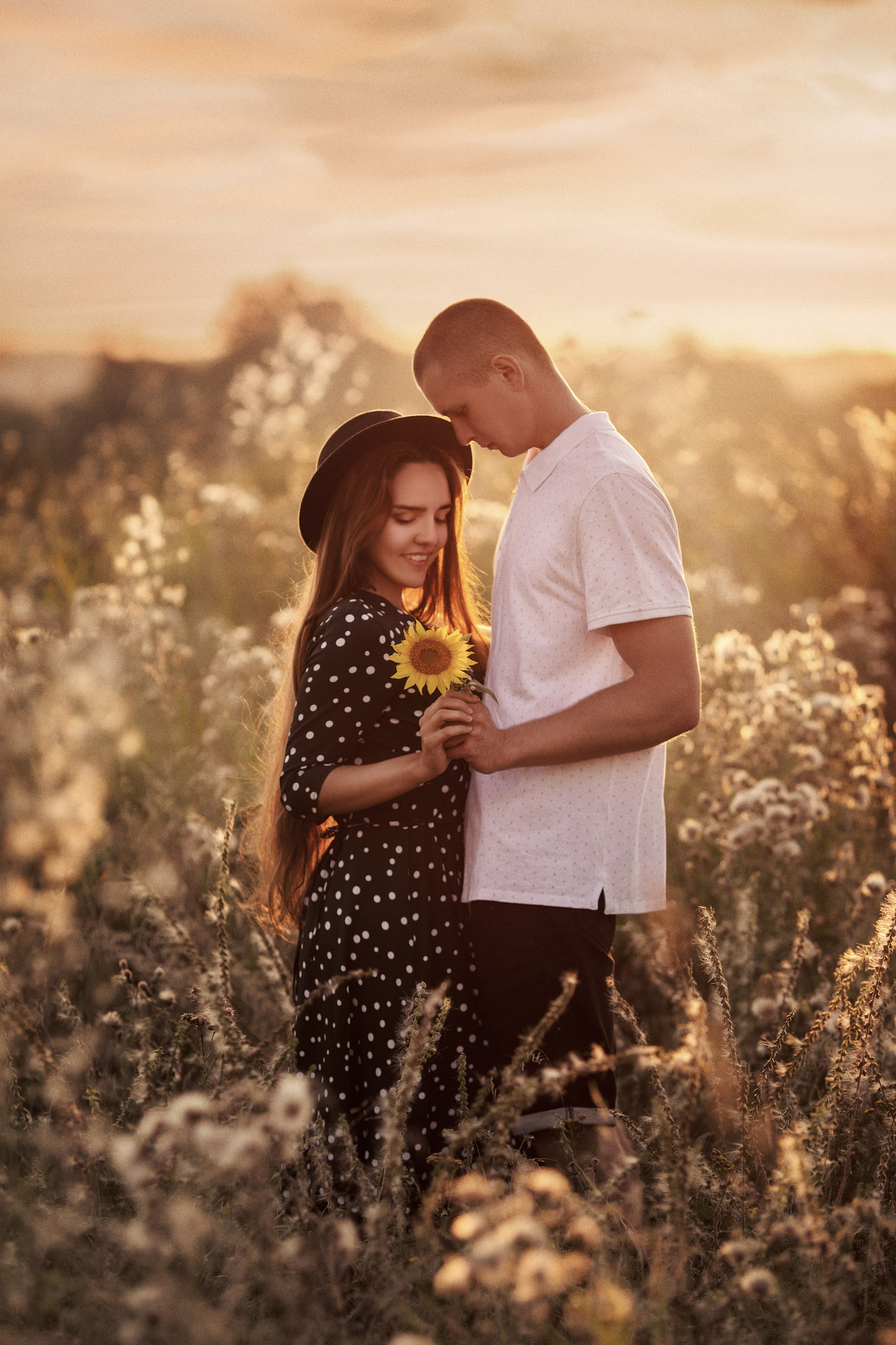 Фотосессия для влюбленных на природе в Москве. Профессиональный фотограф в Москве. Елена Шуваева