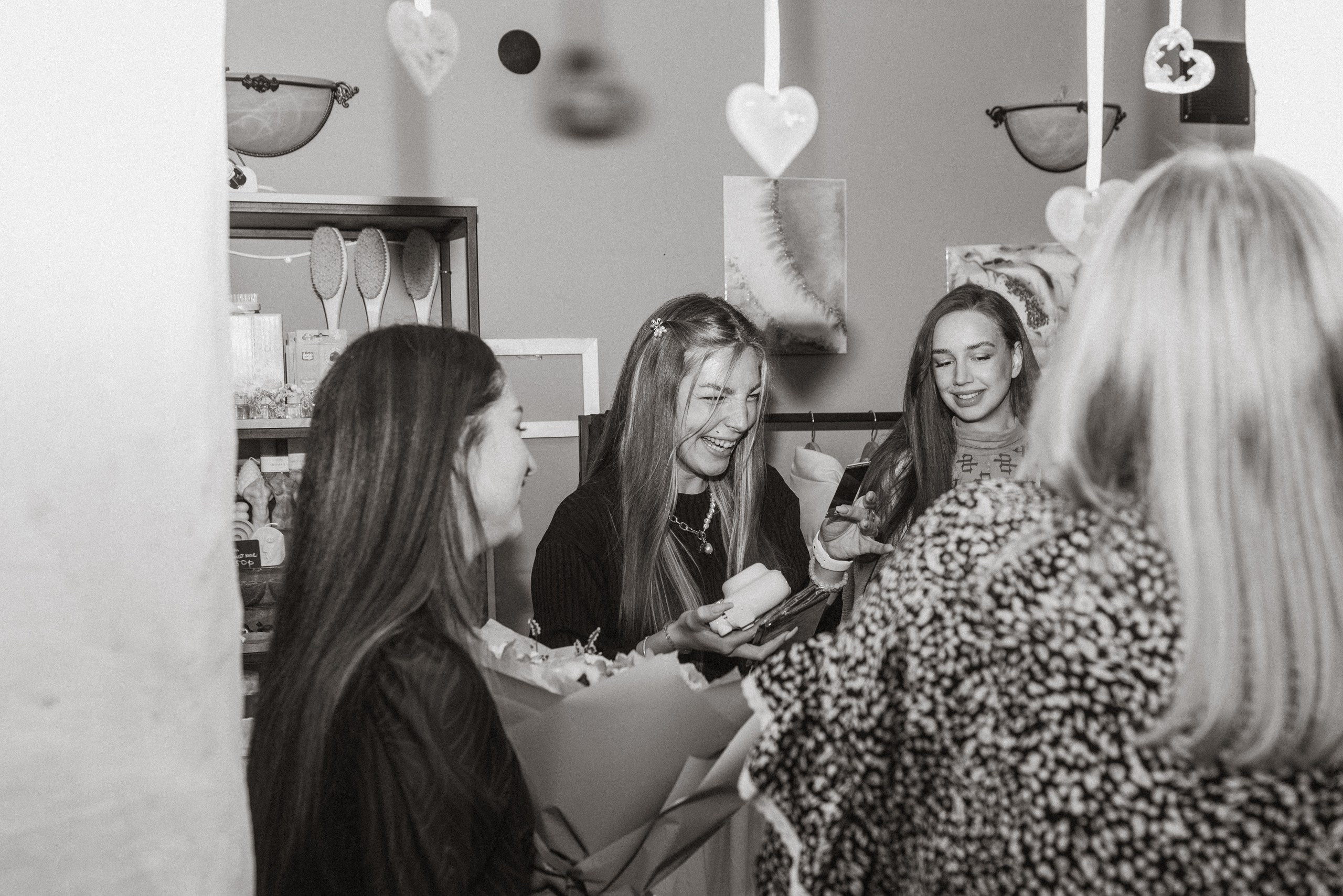 Празднование дня рождения Элины в студии AROMALAGE — уют и творчество