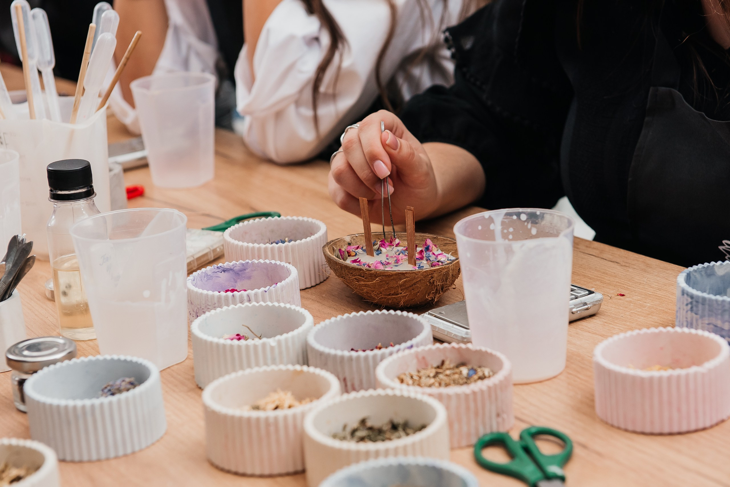 Празднование дня рождения Элины в студии AROMALAGE — уют и творчество